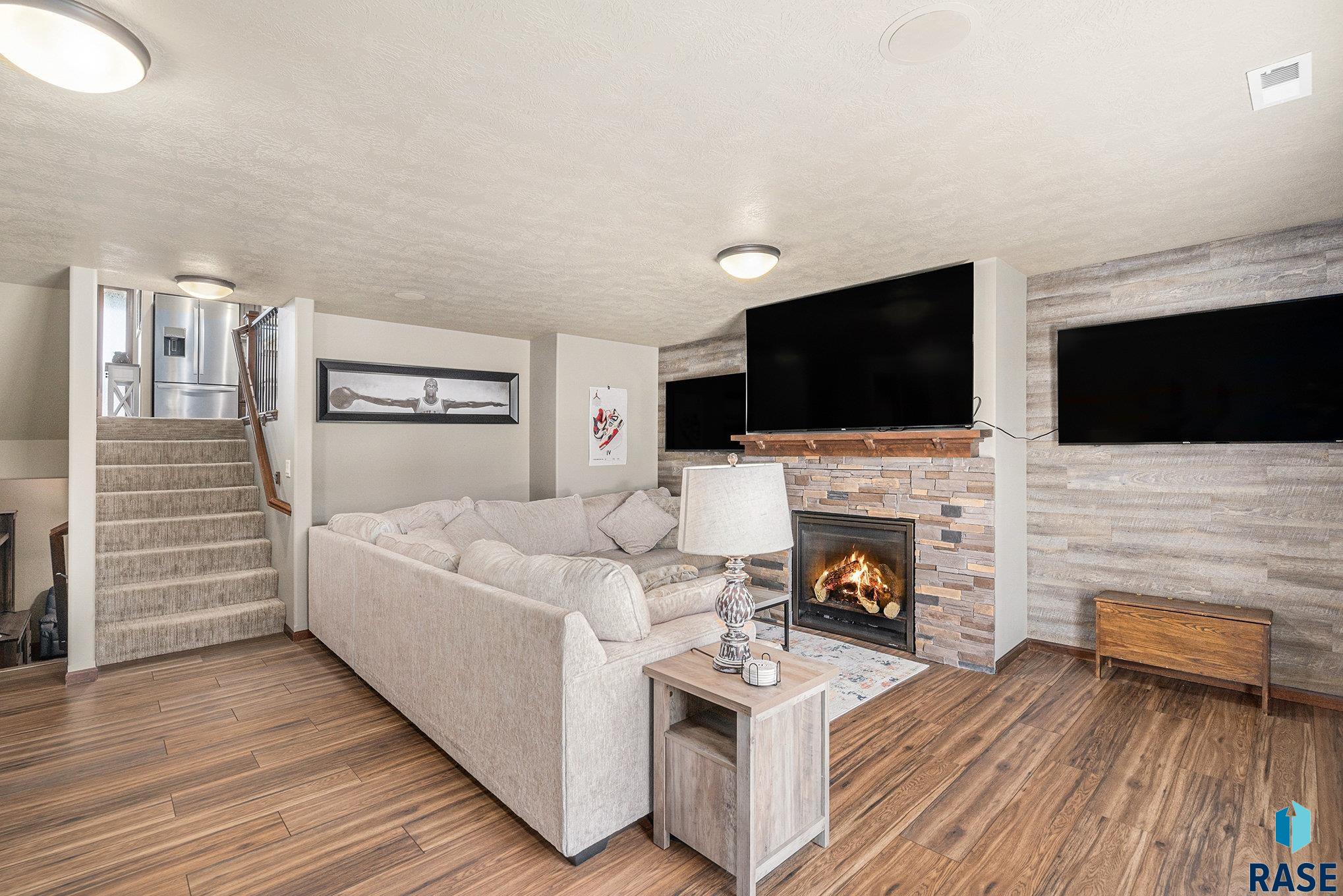 property viewer photo 14