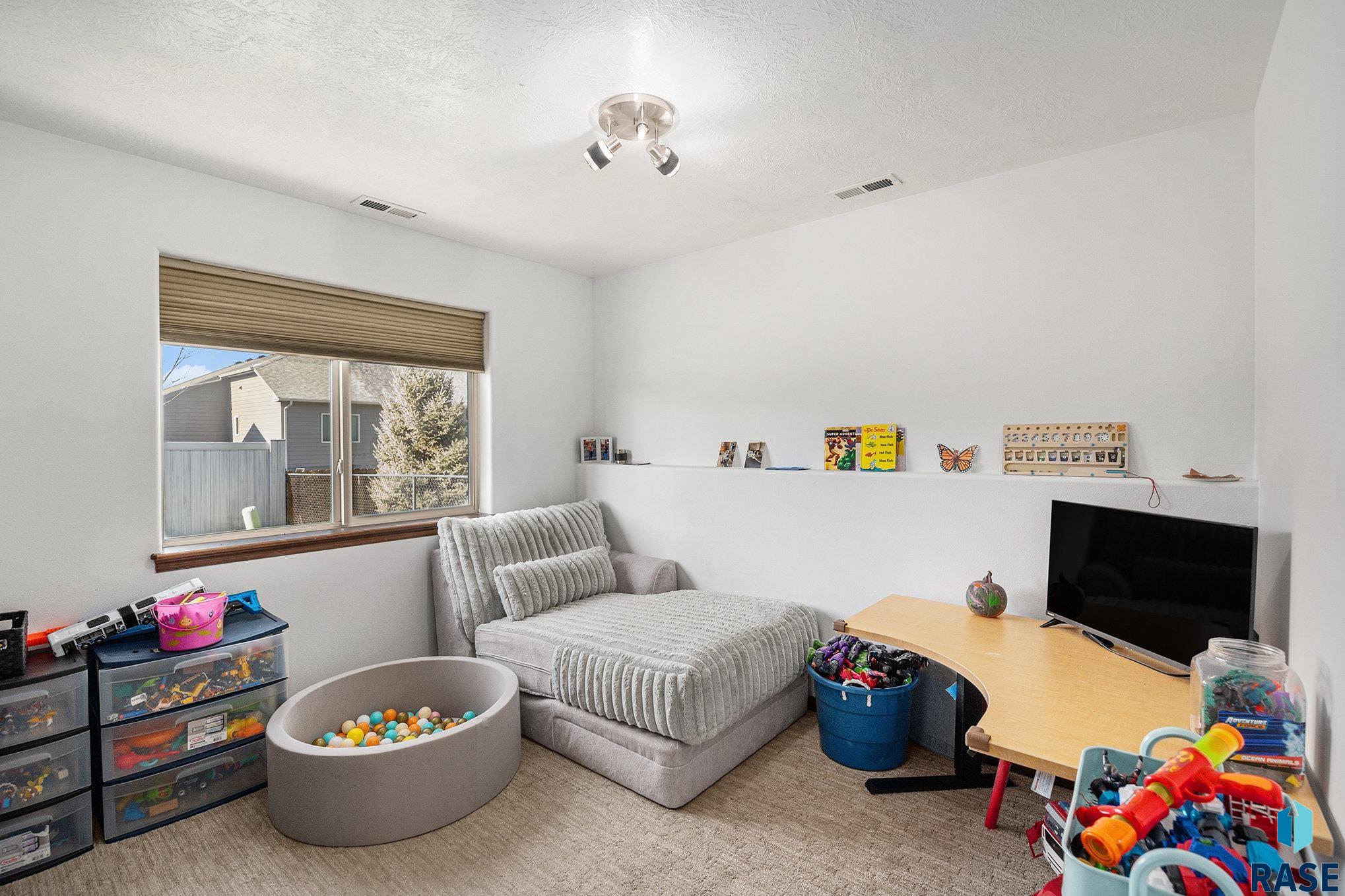 property viewer photo 15