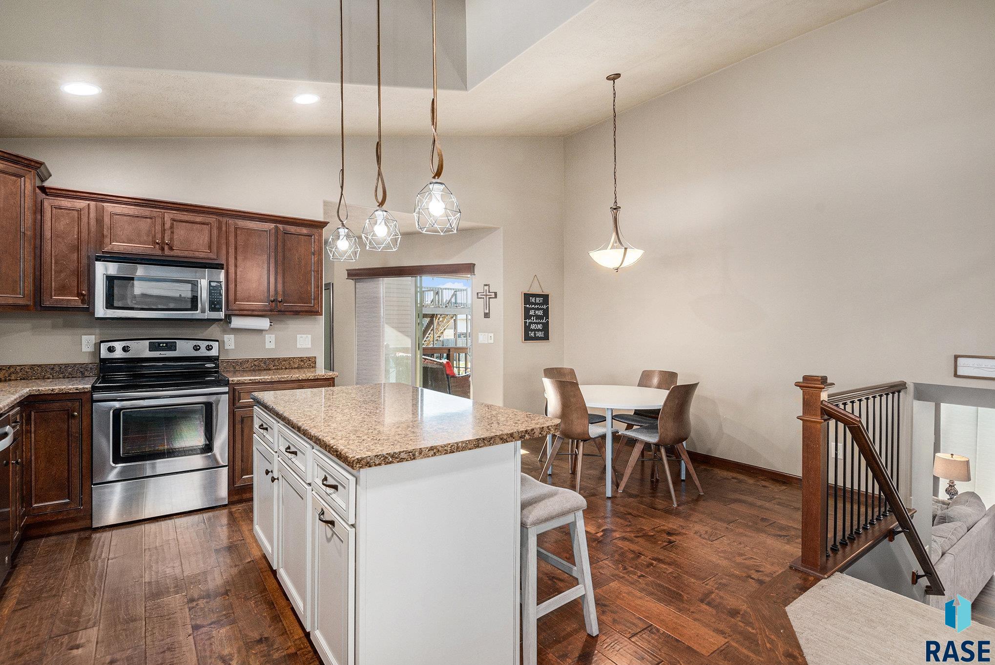 property viewer photo 2
