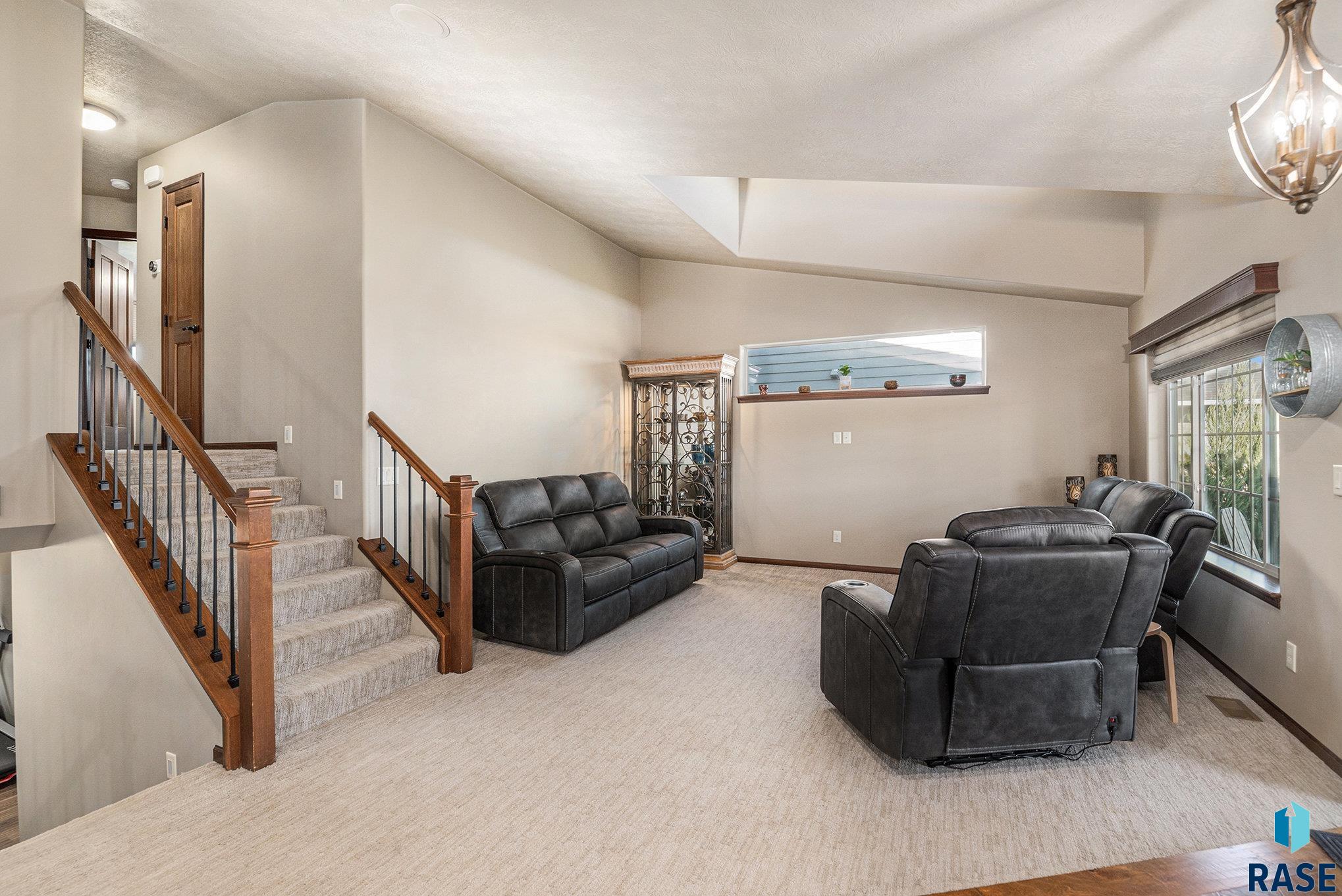 property viewer photo 4