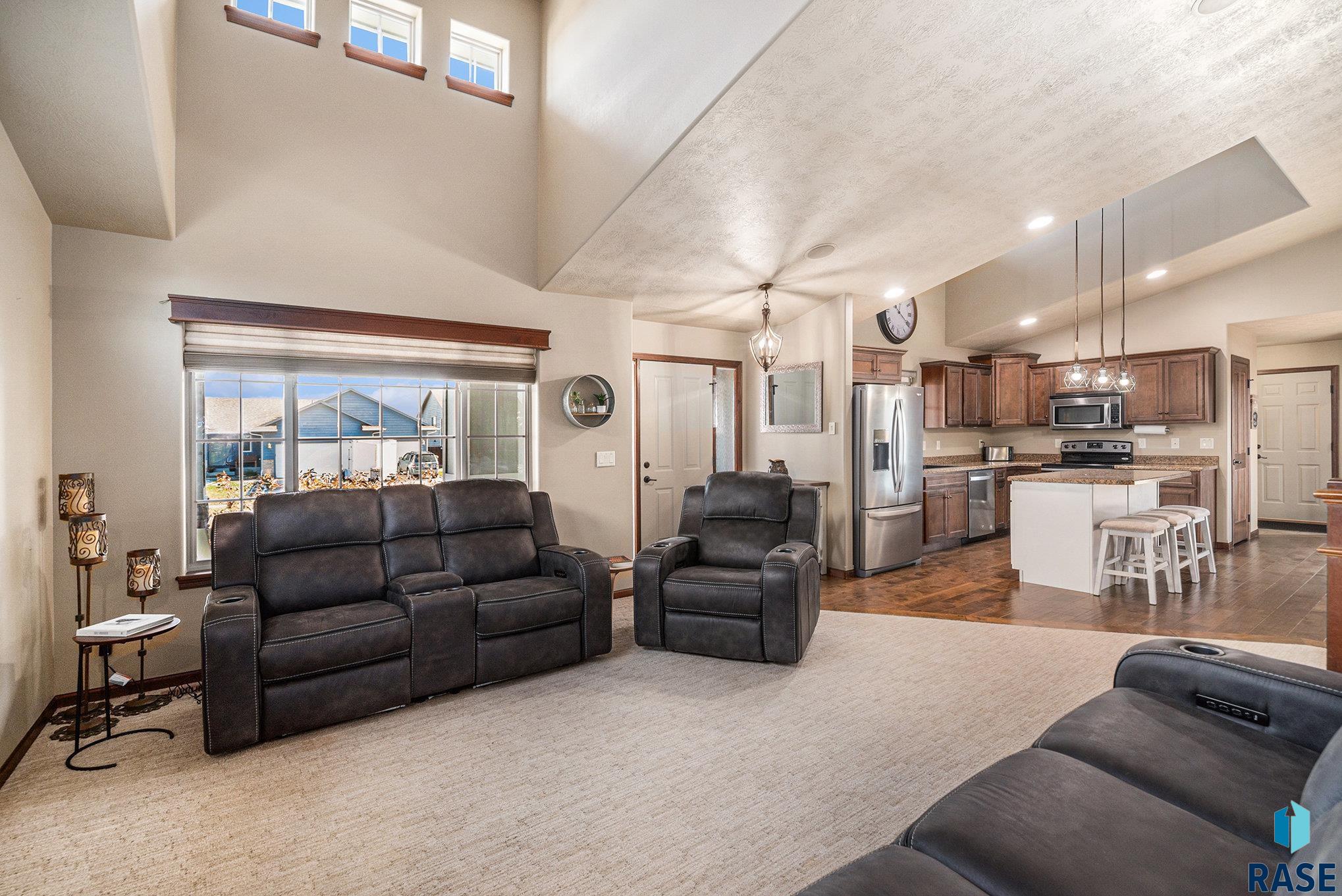 property viewer photo 7