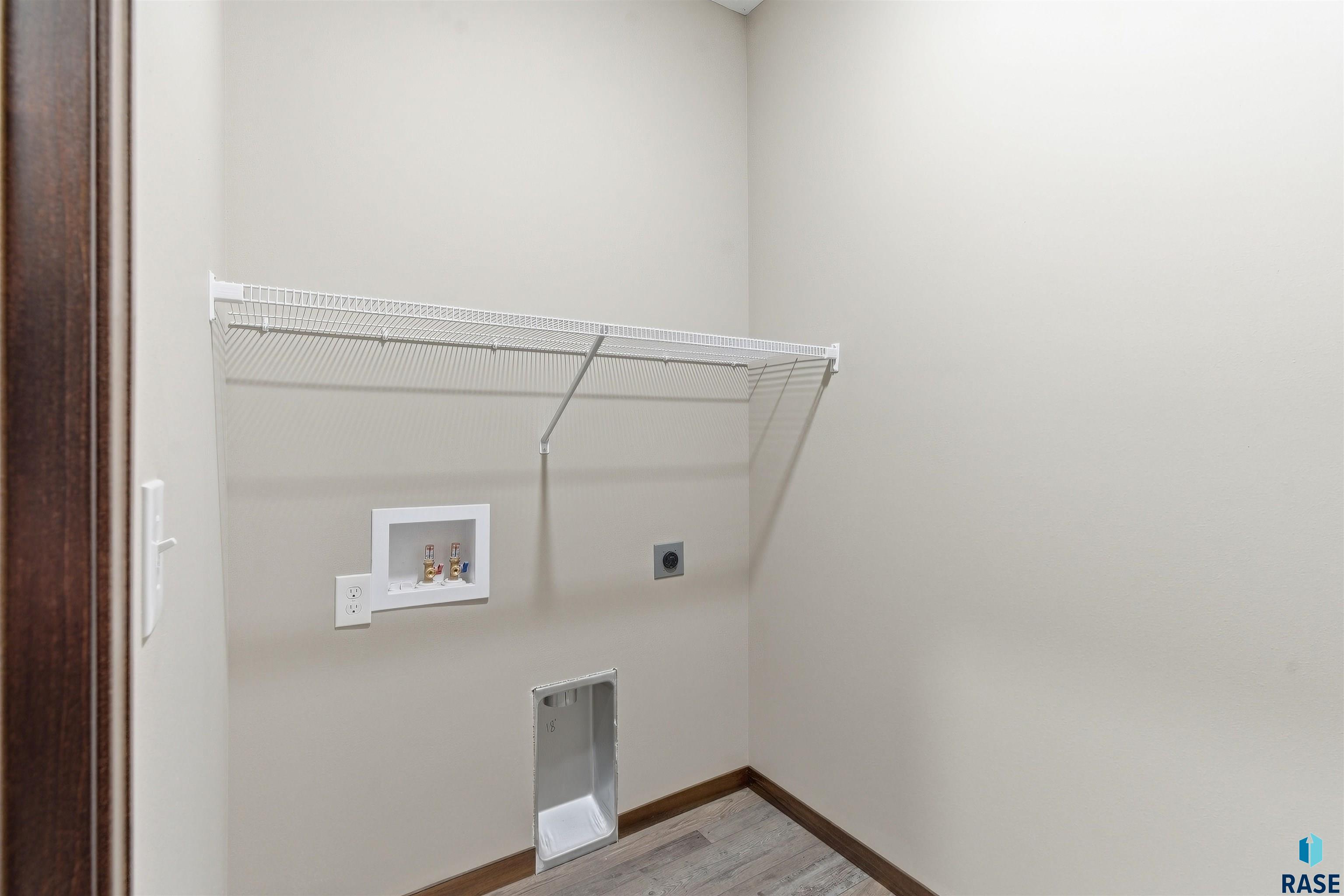property viewer photo 10