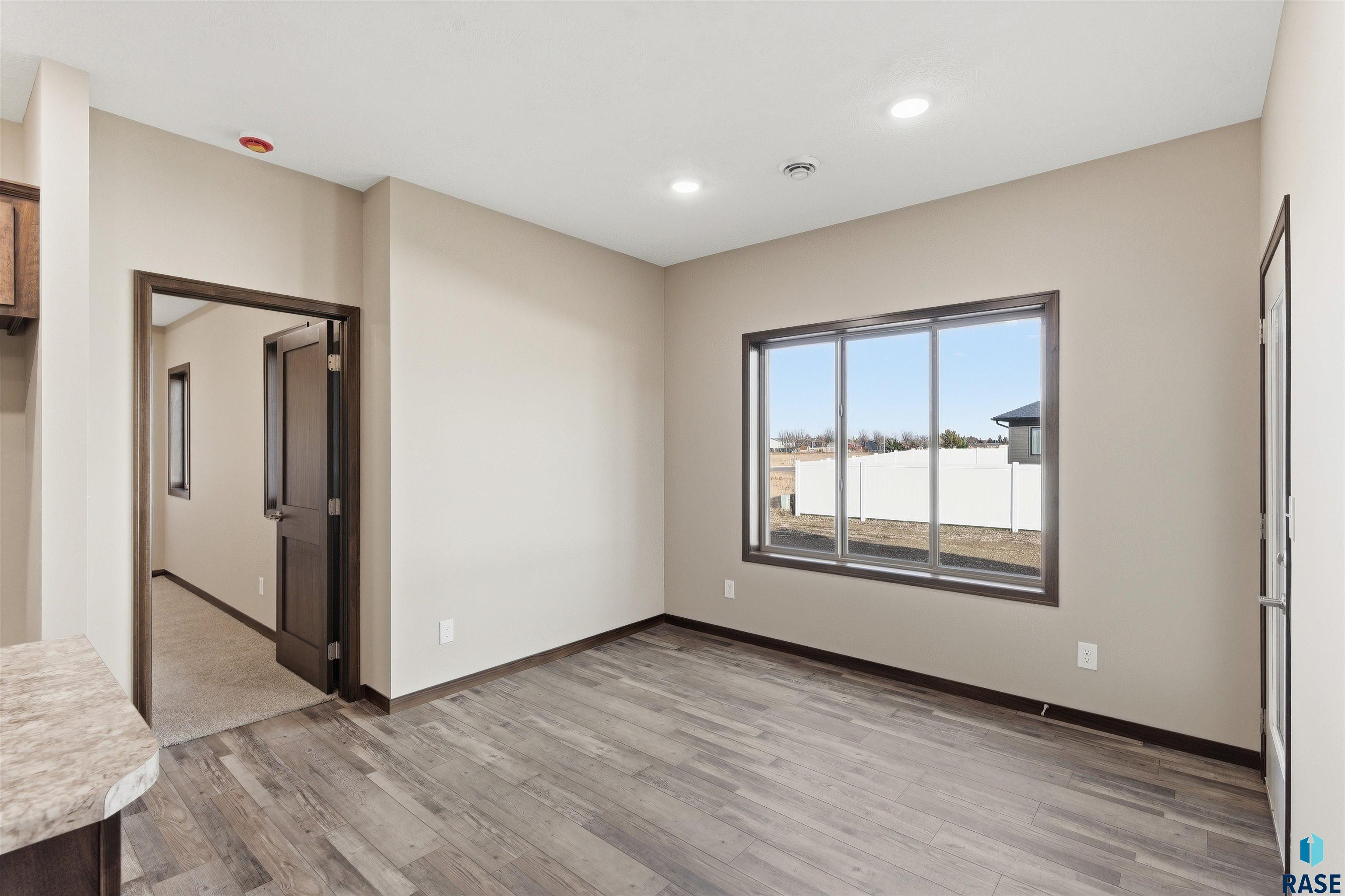 property viewer photo 13