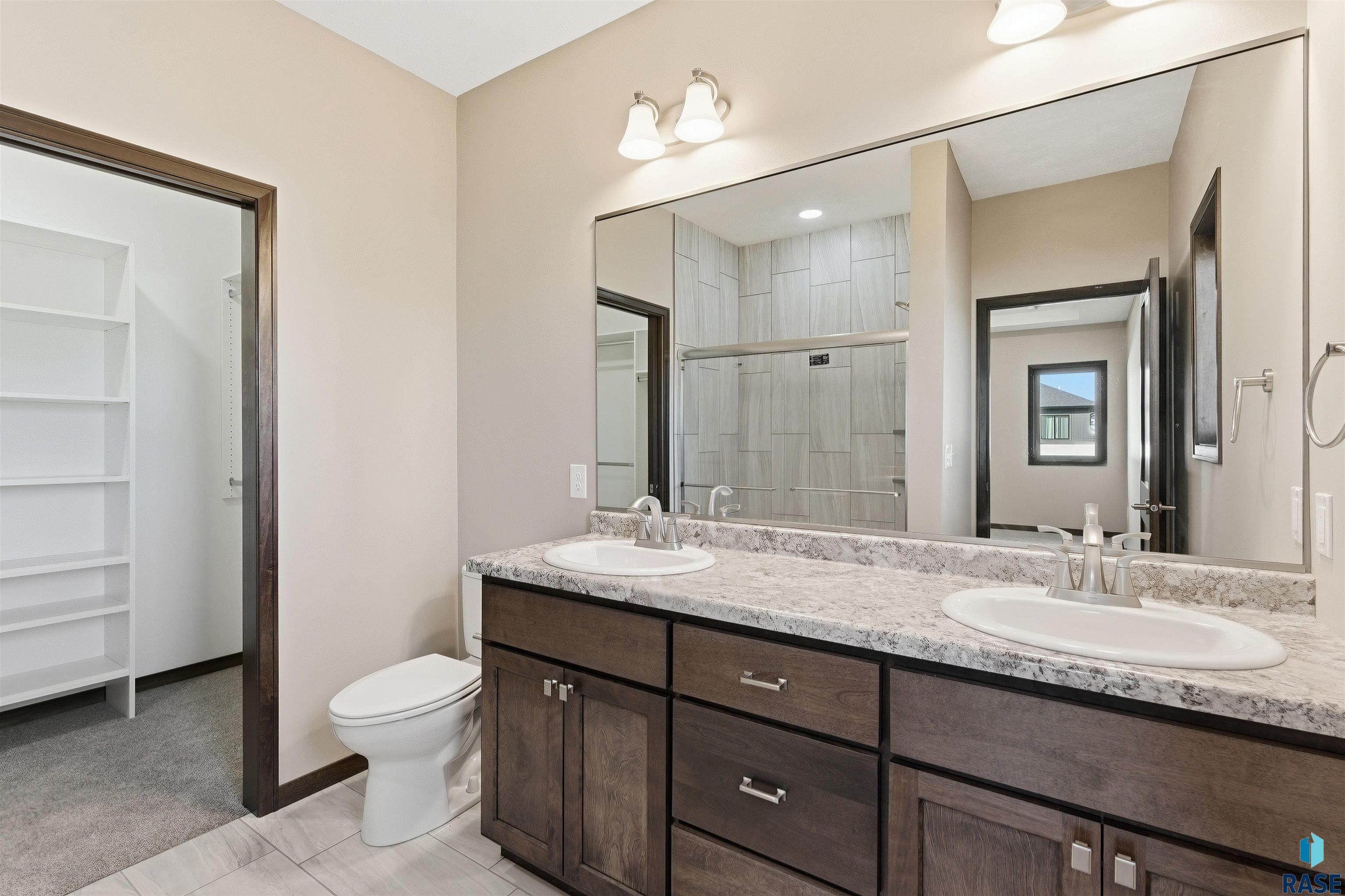 property viewer photo 16