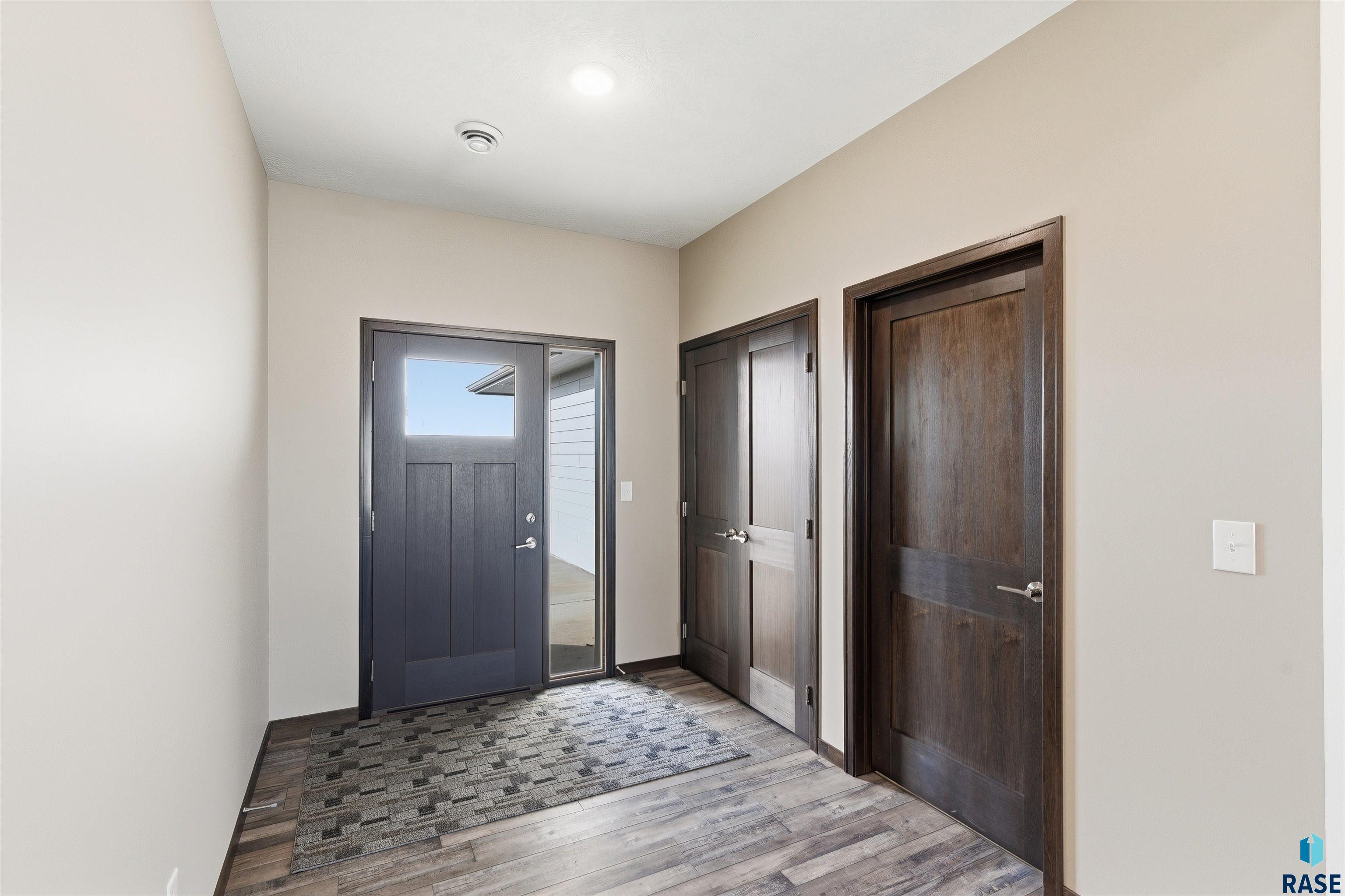 property viewer photo 2