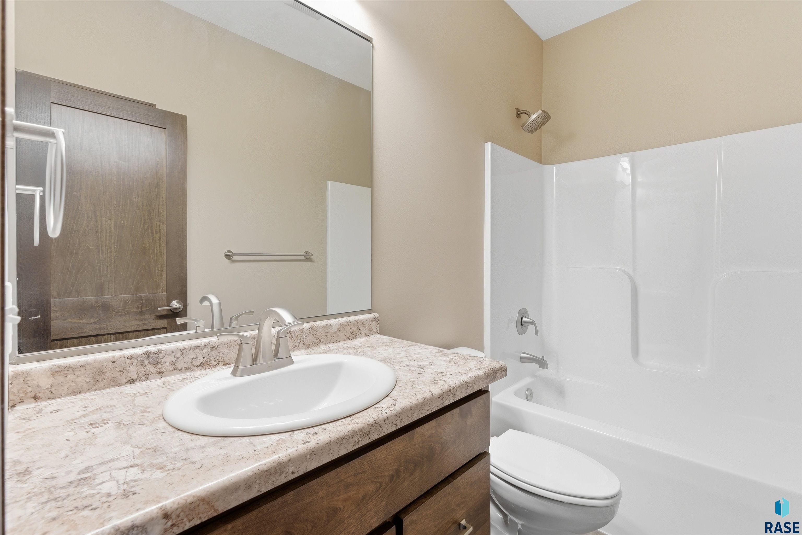 property viewer photo 23