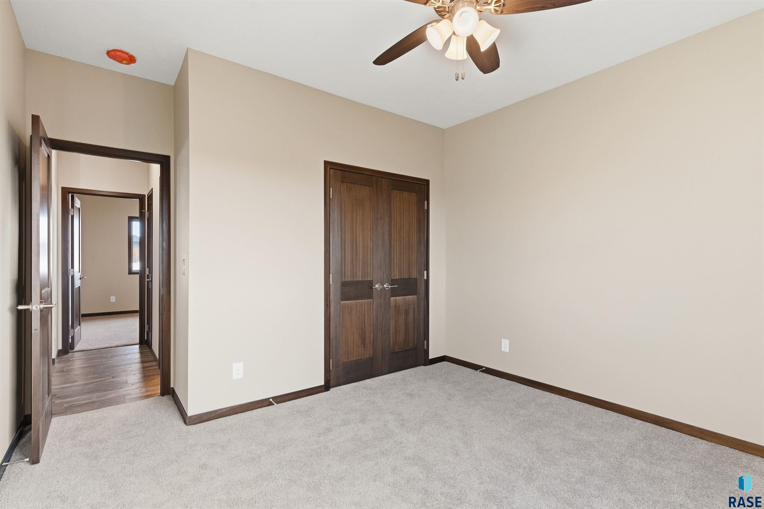 property viewer photo 25