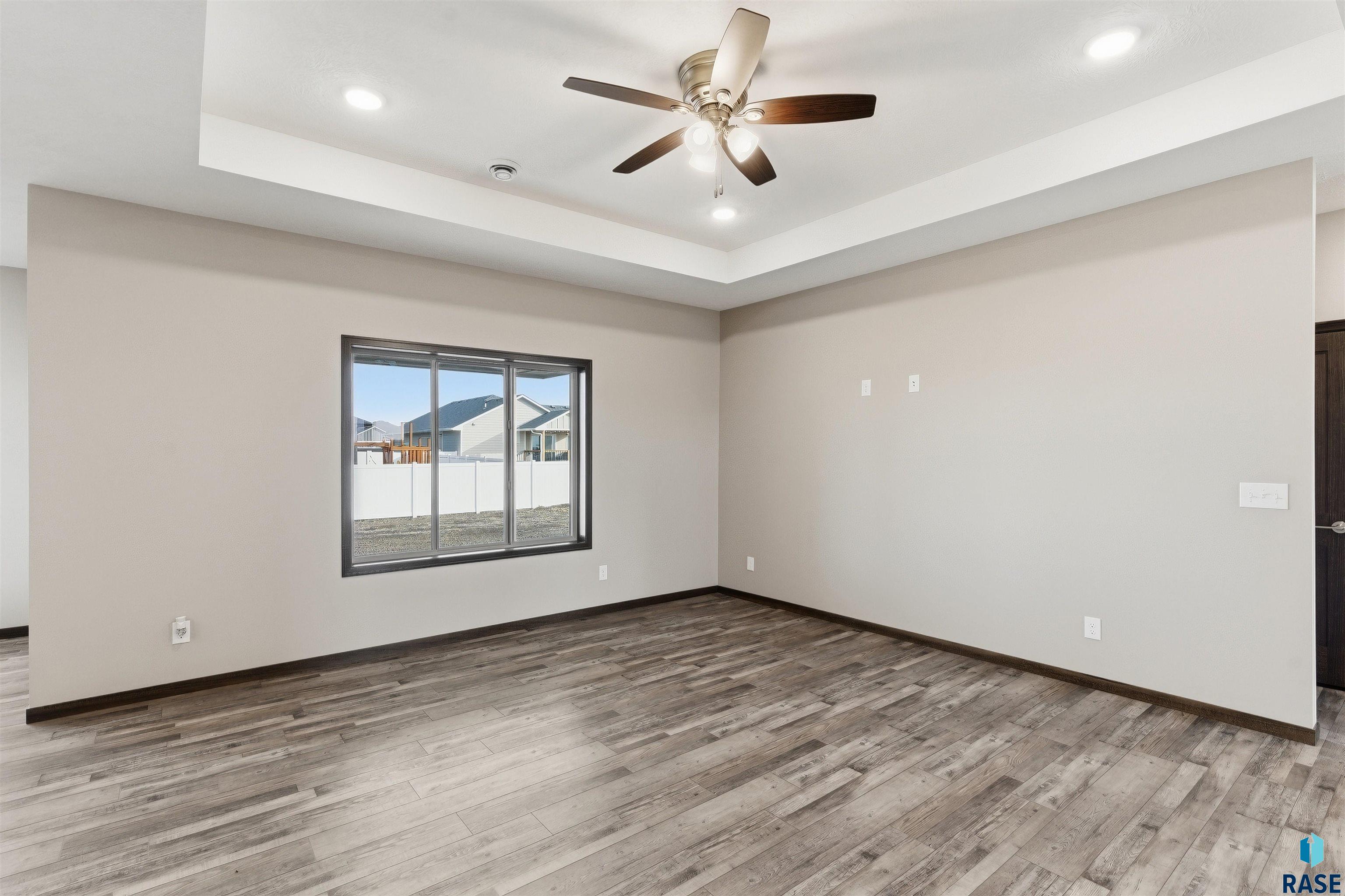 property viewer photo 5
