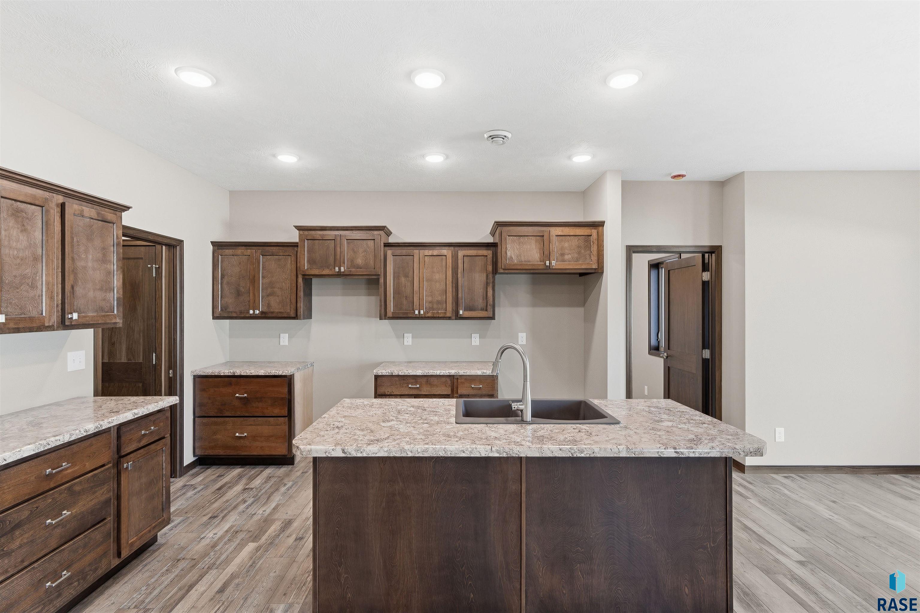 property viewer photo 6