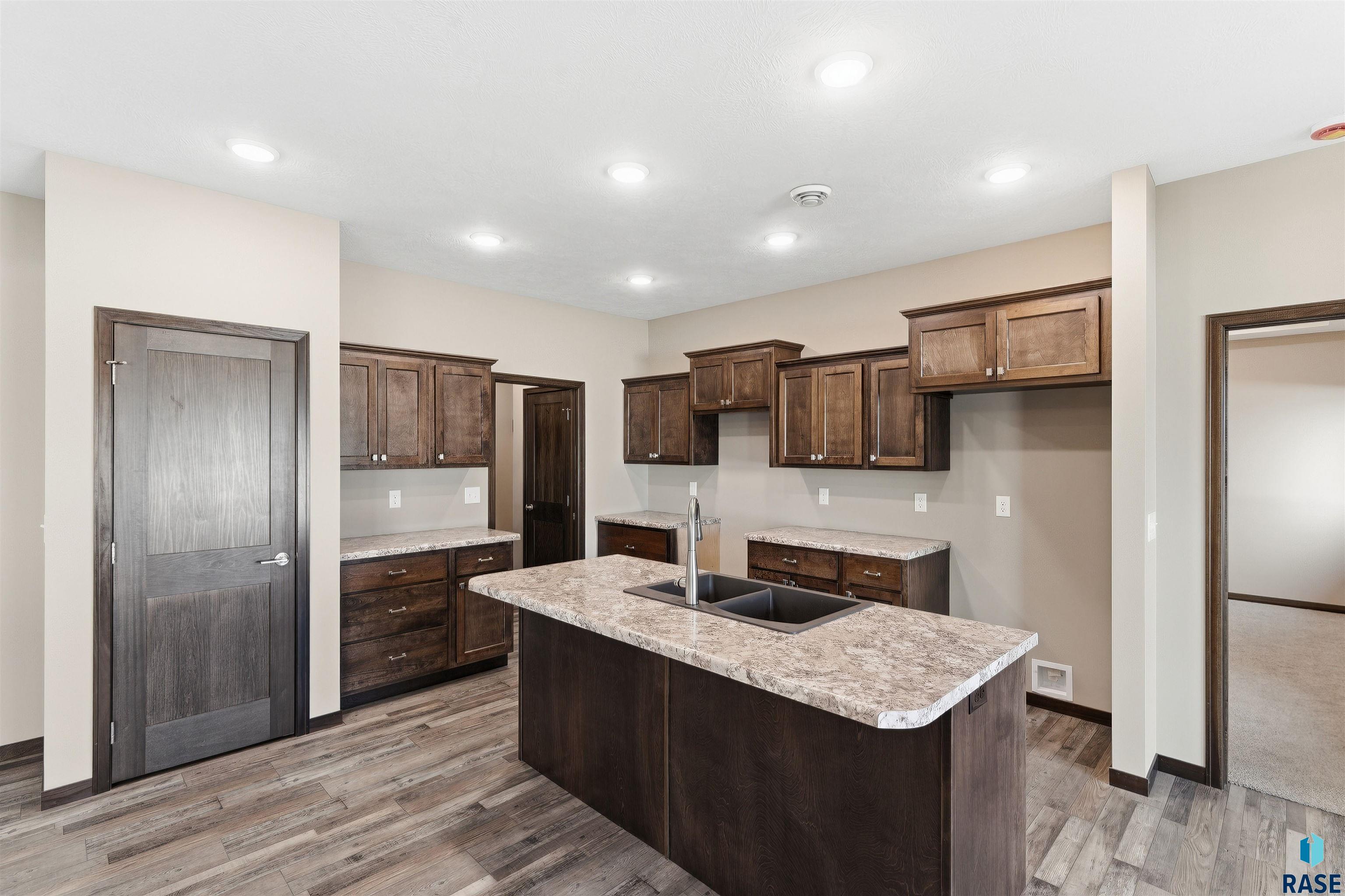 property viewer photo 7