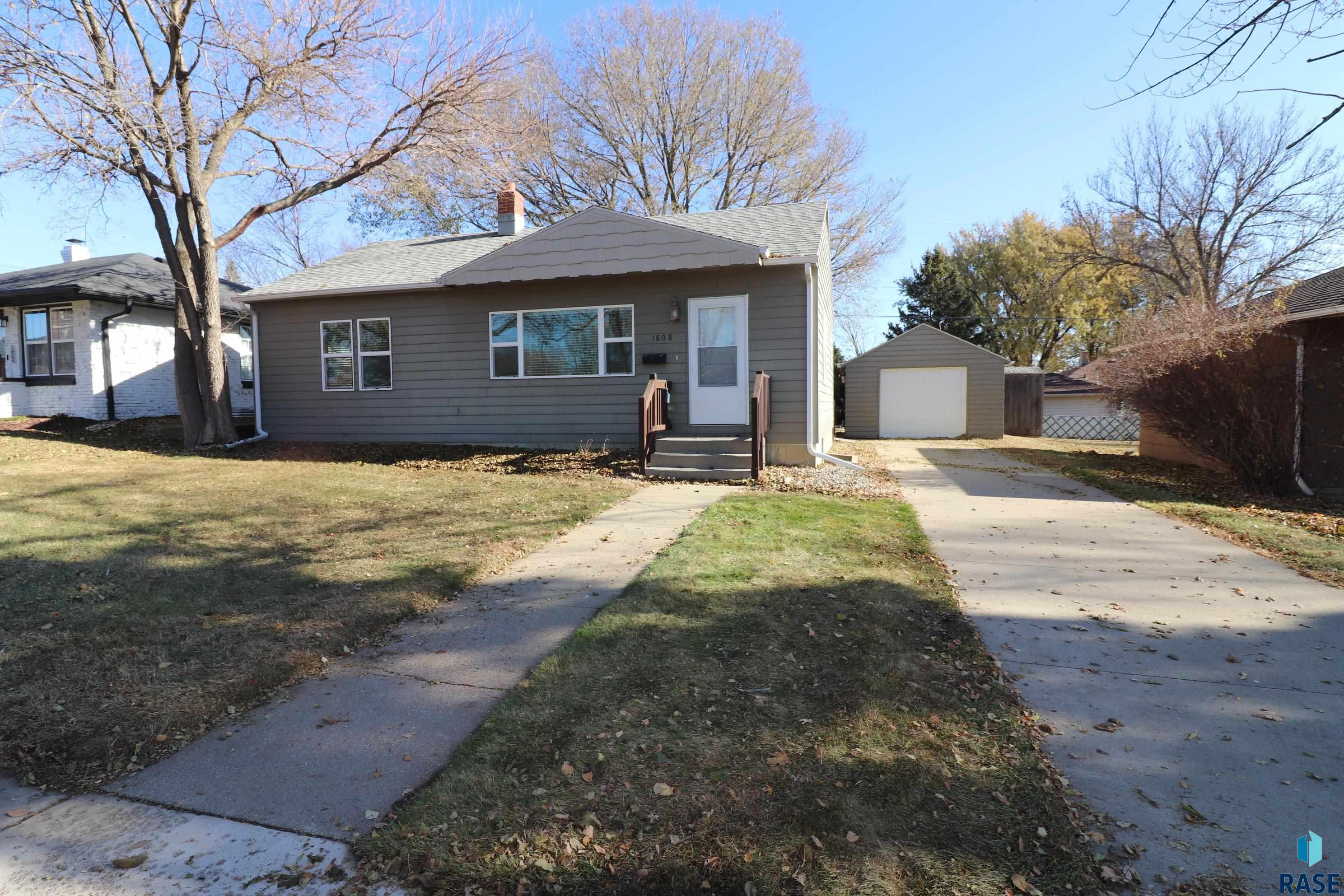main property photo 0