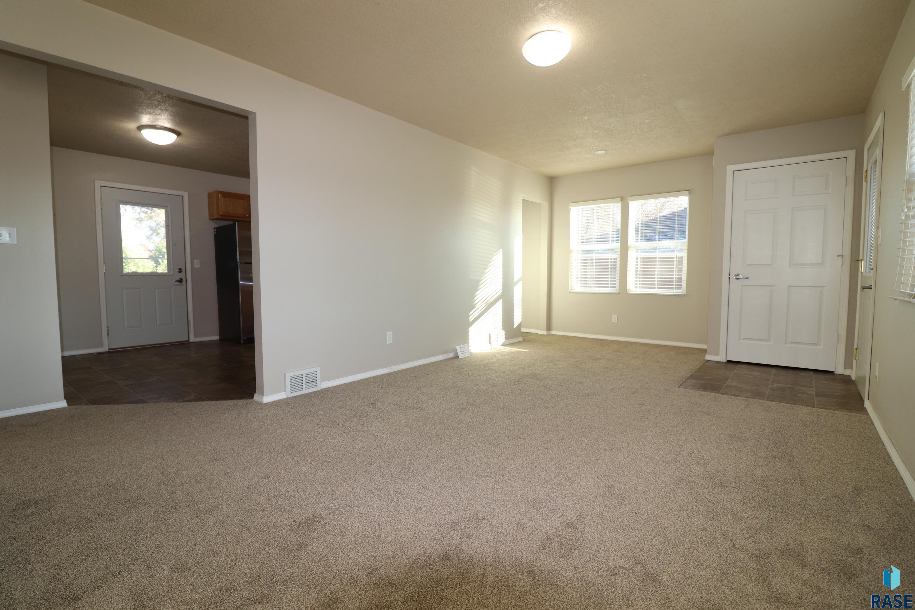 property viewer photo 12