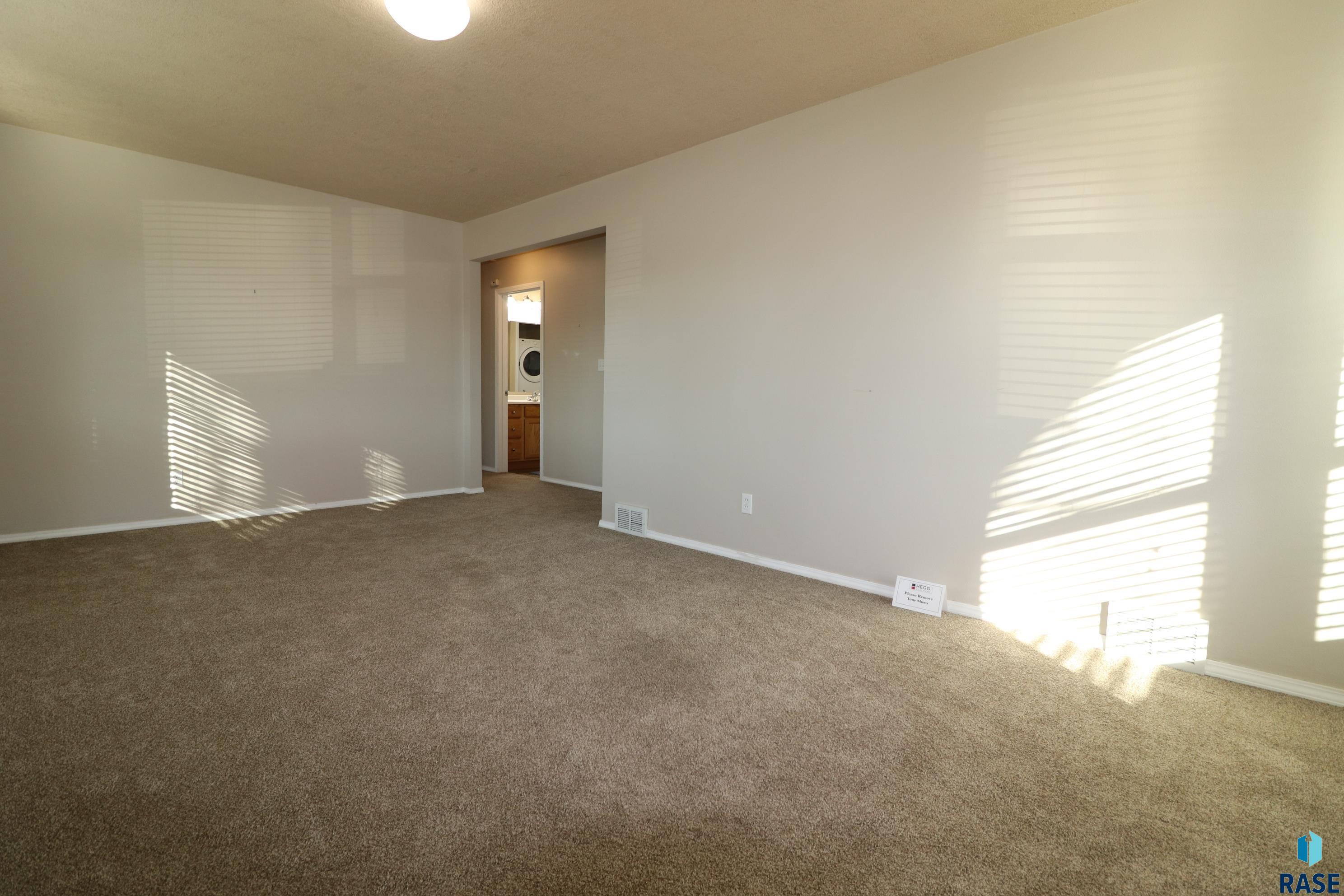 property viewer photo 13