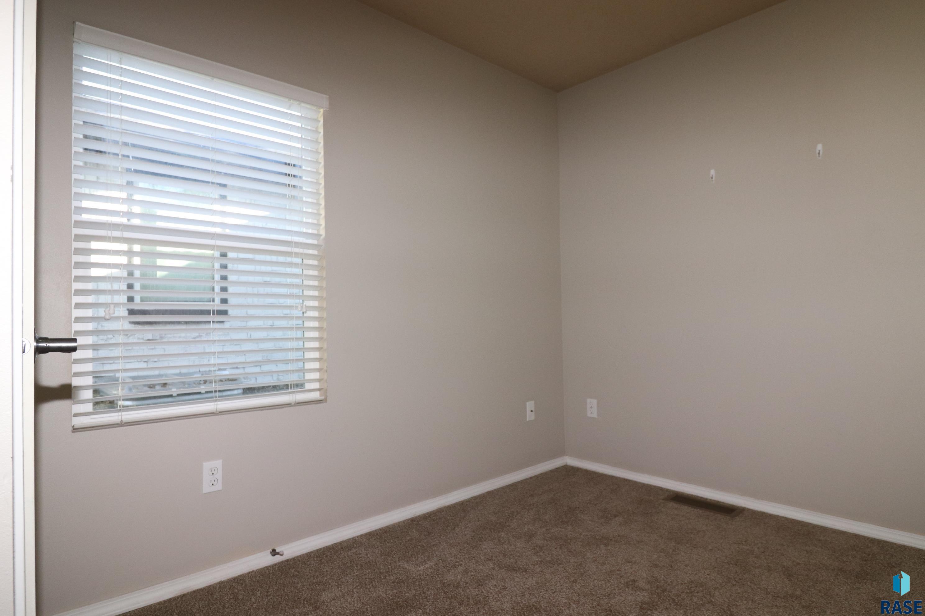 property viewer photo 23