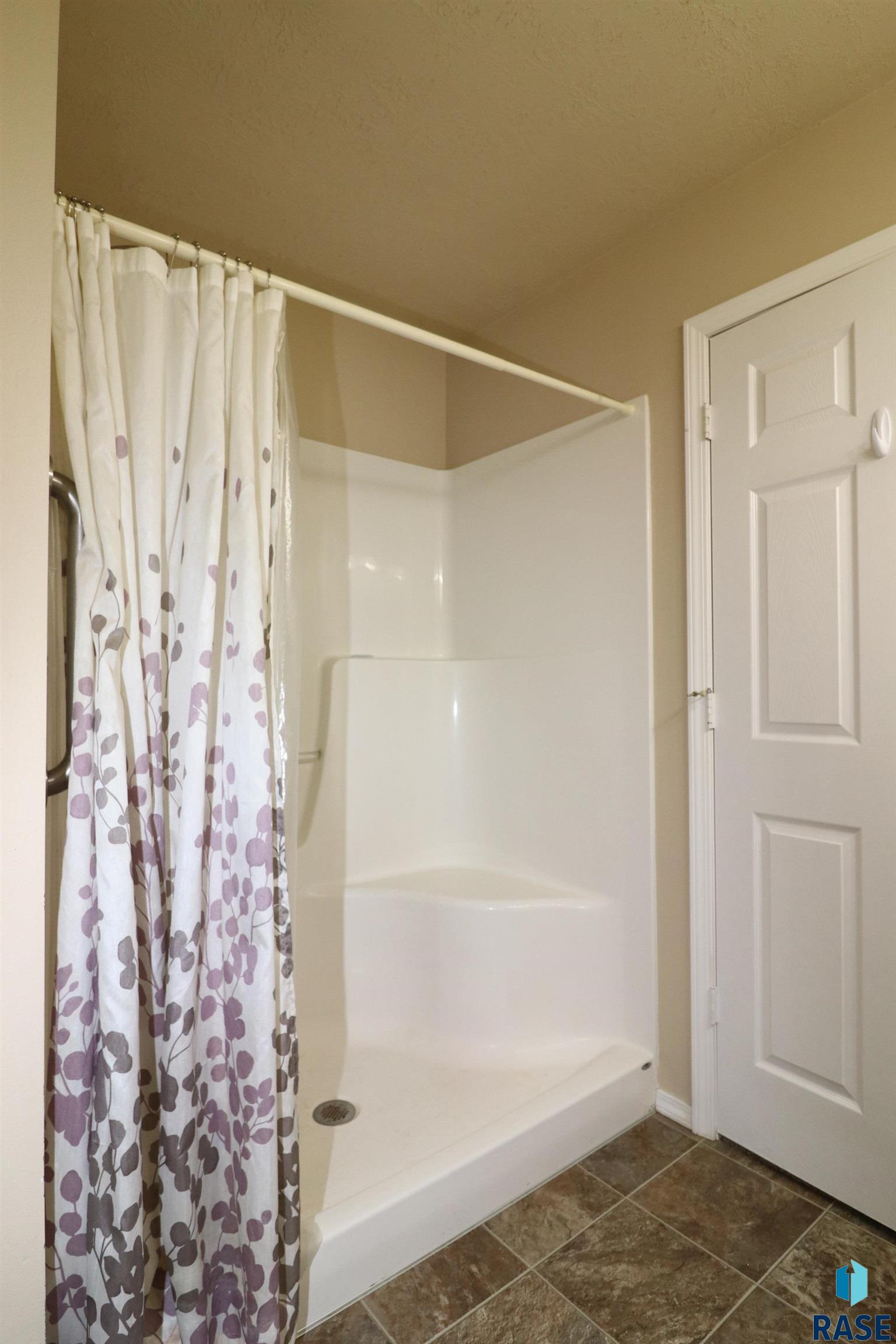 property viewer photo 25