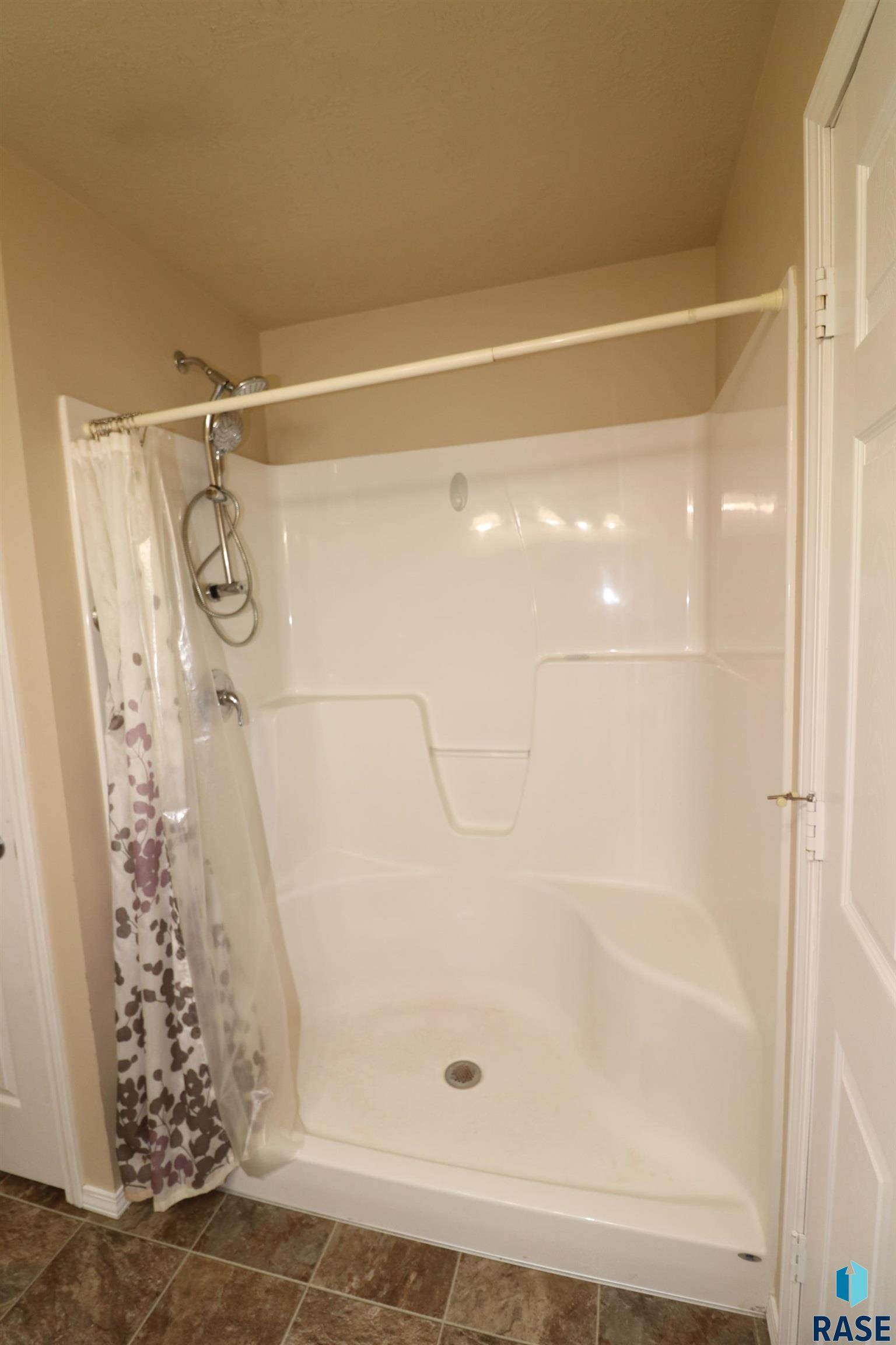 property viewer photo 26