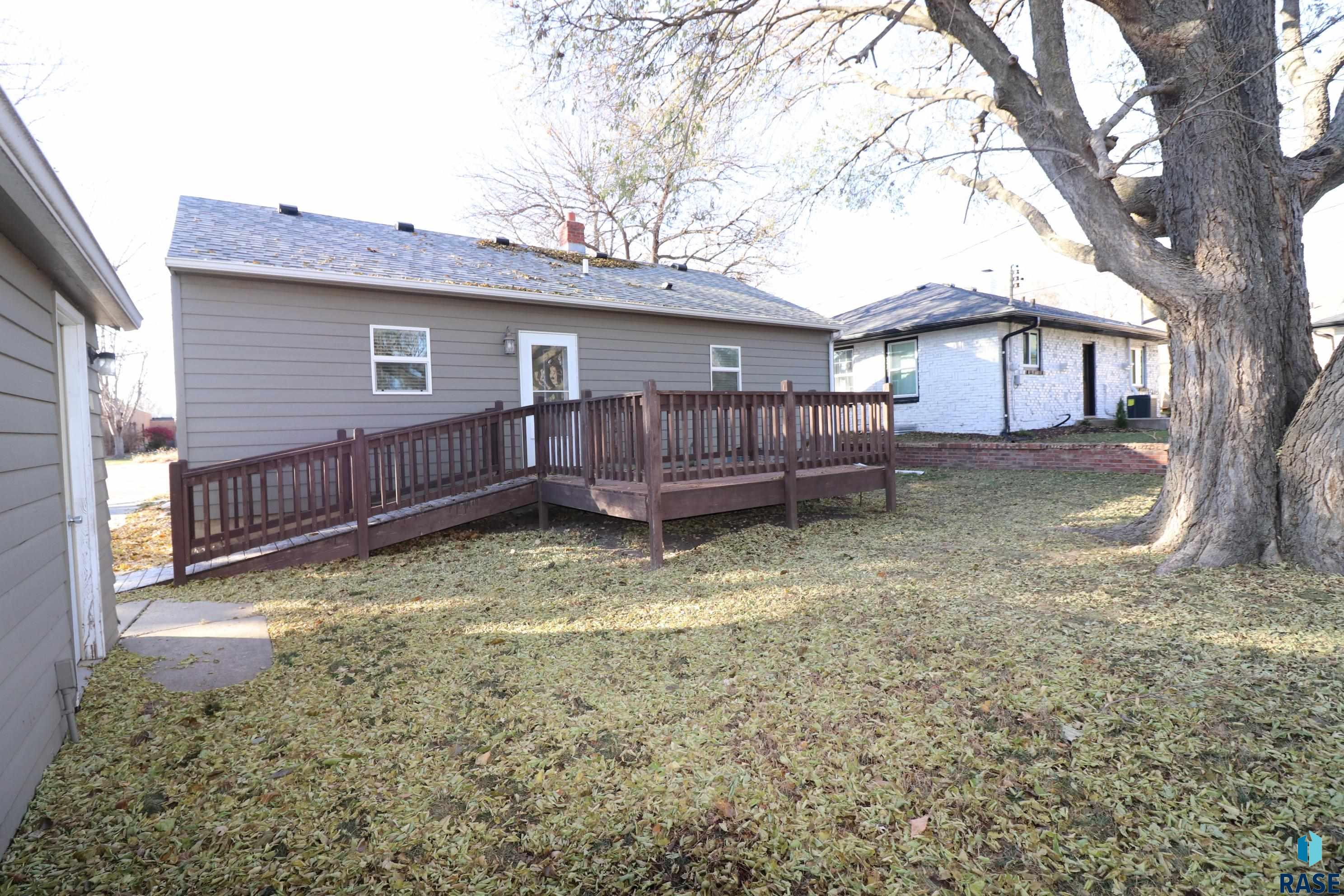 property viewer photo 3