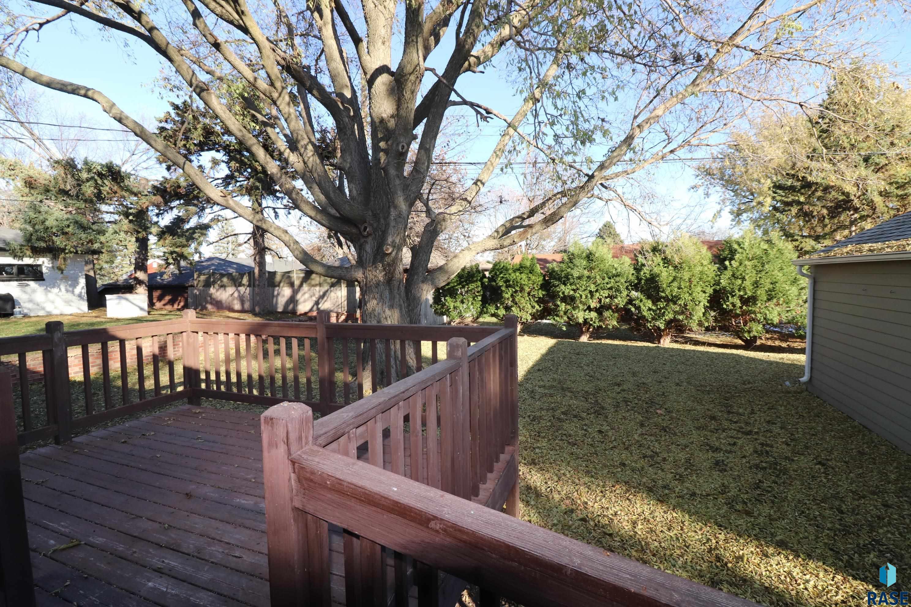 property viewer photo 6
