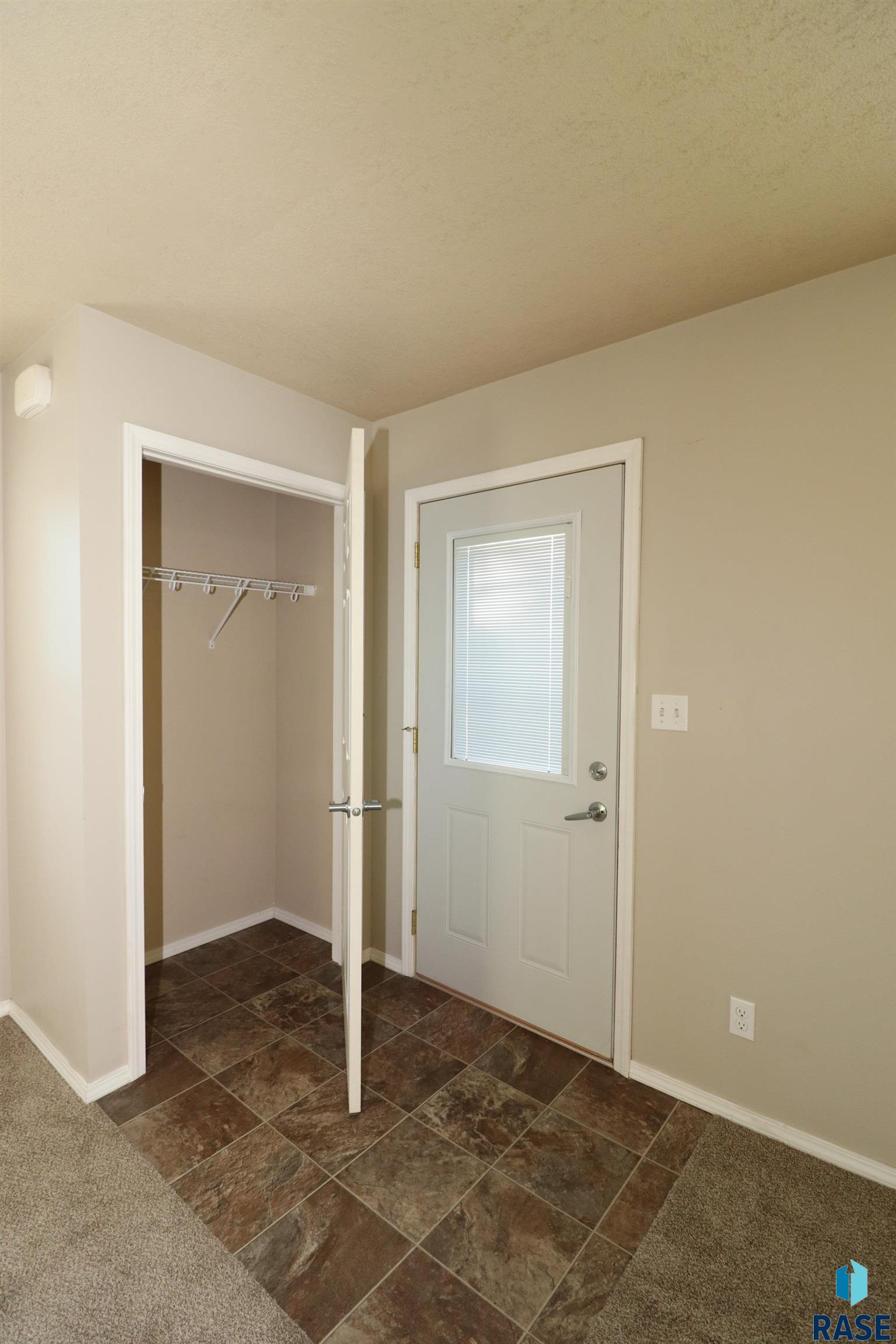 property viewer photo 9