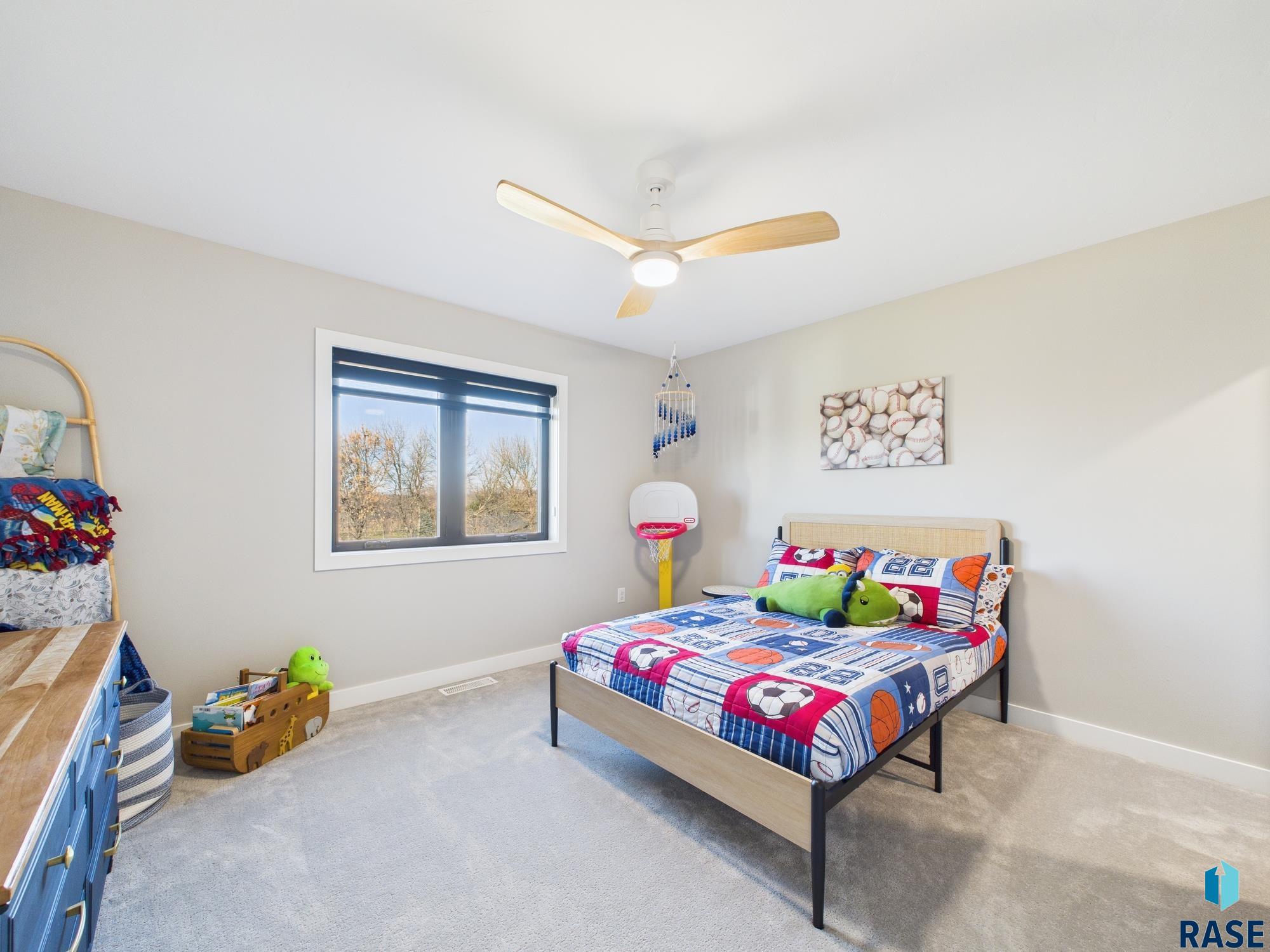 property viewer photo 24