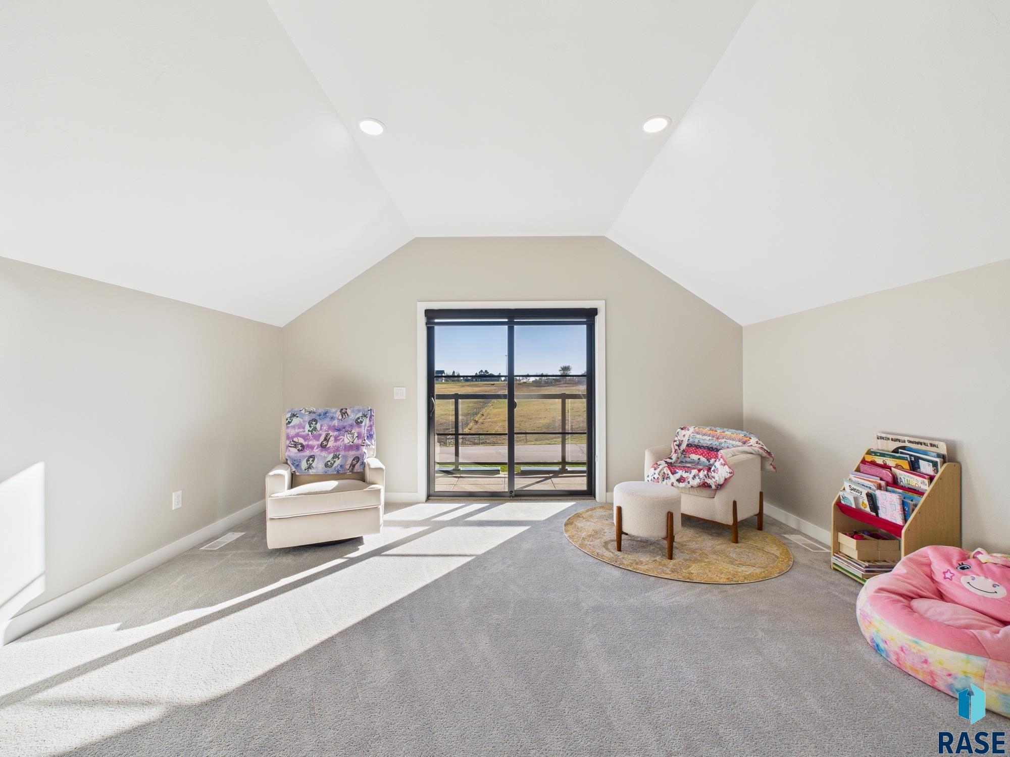 property viewer photo 26