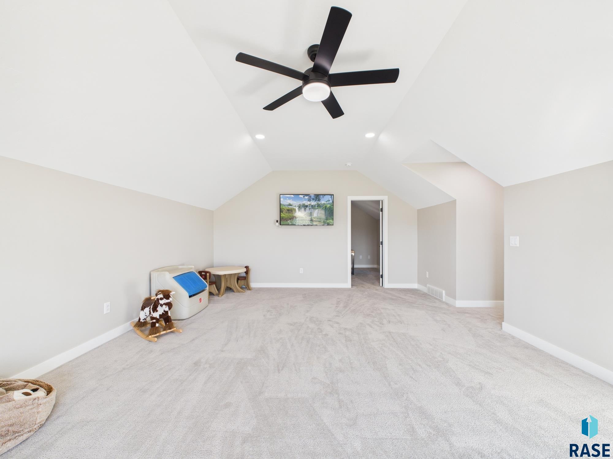 property viewer photo 27