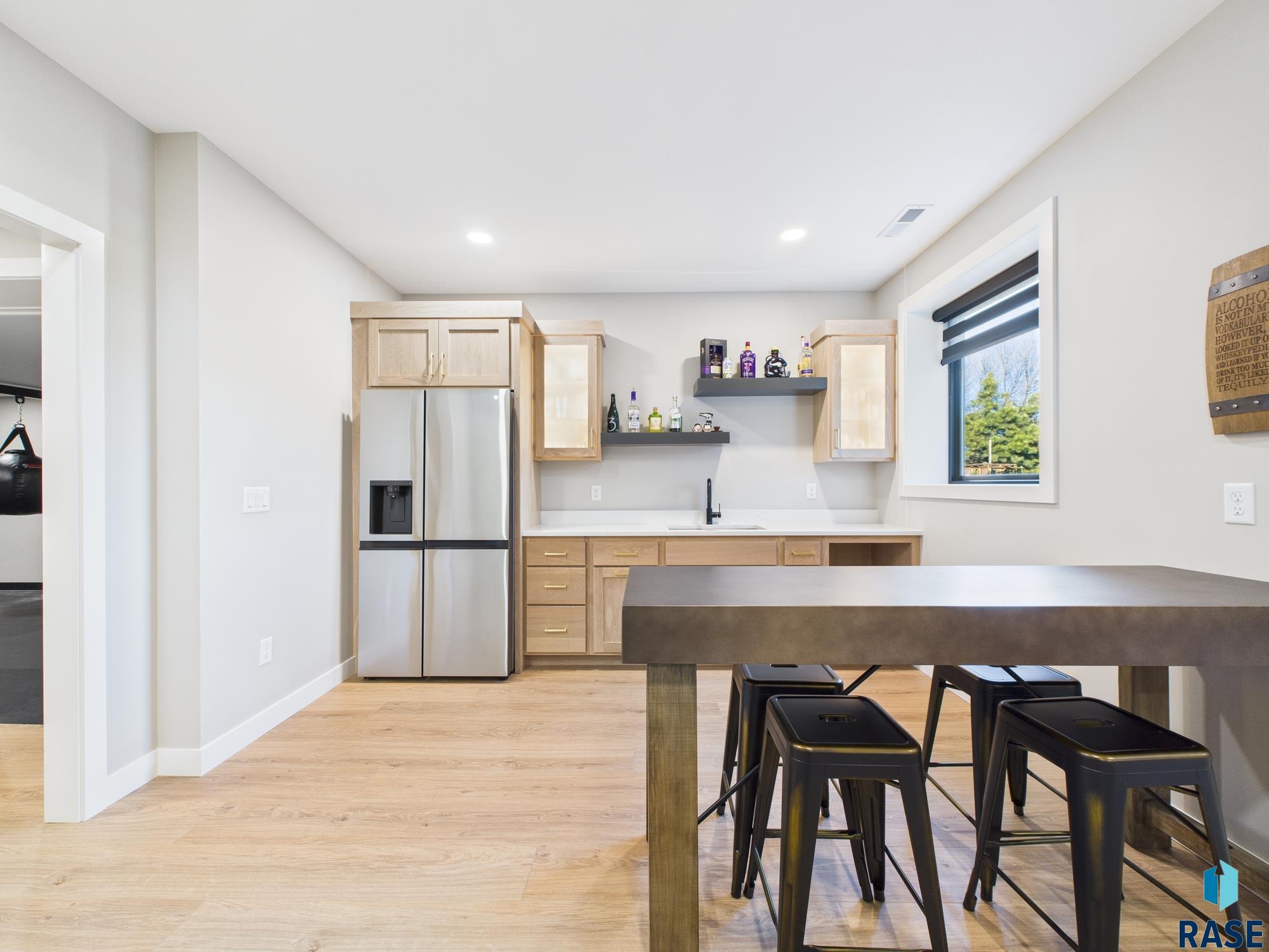 property viewer photo 35