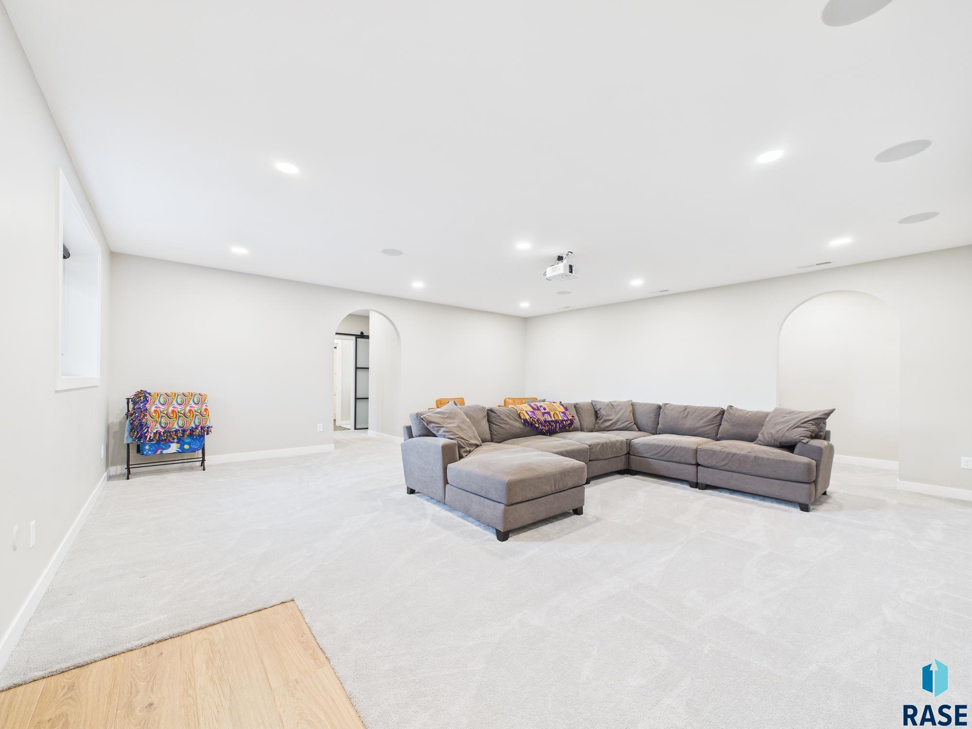 property viewer photo 37