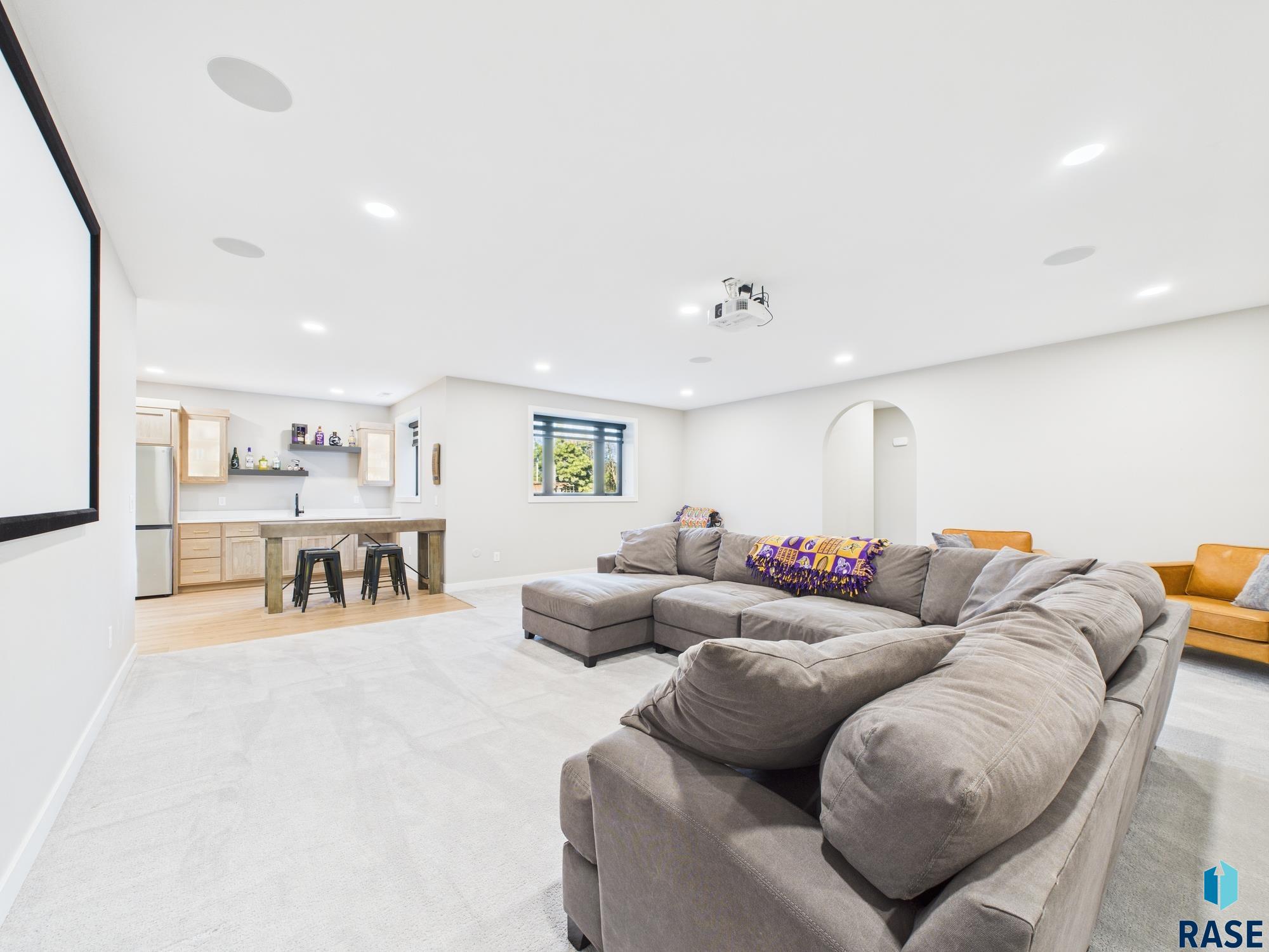 property viewer photo 40