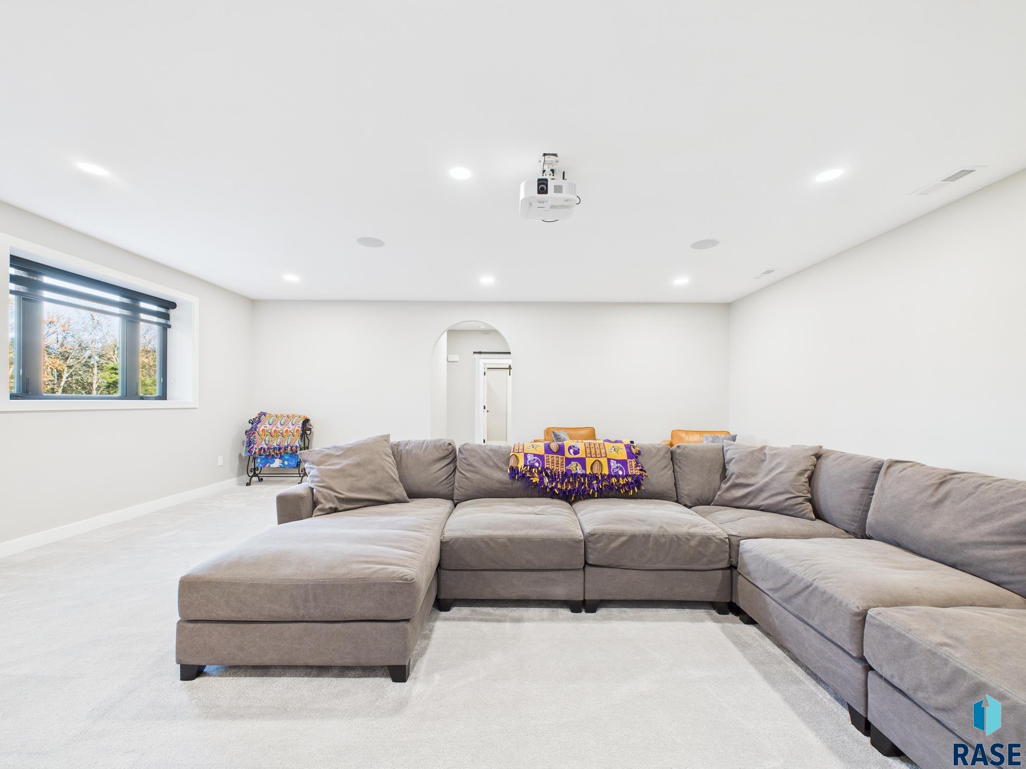 property viewer photo 41