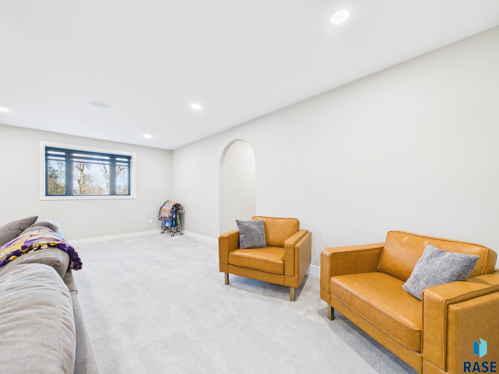 property viewer photo 42
