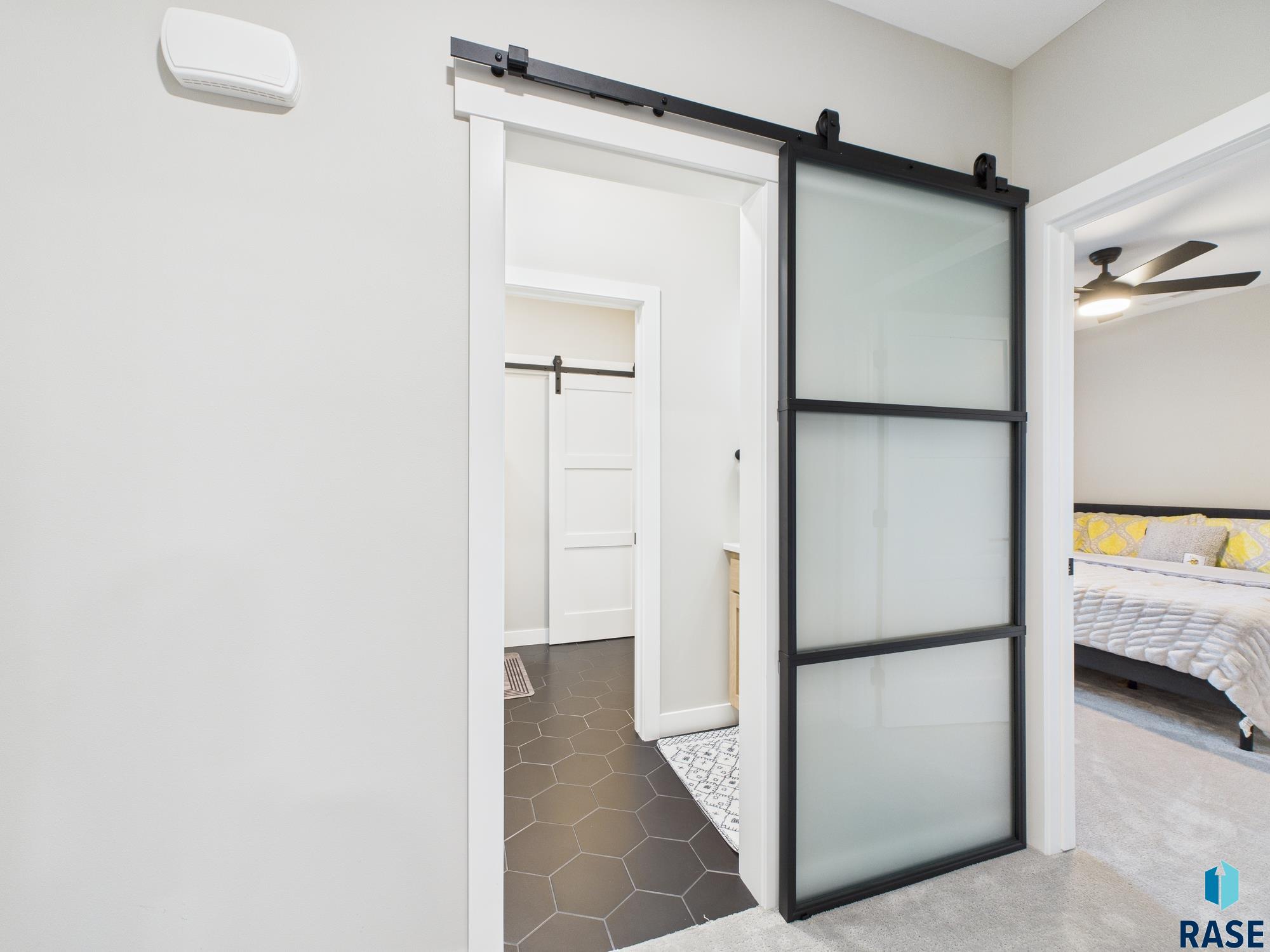 property viewer photo 43