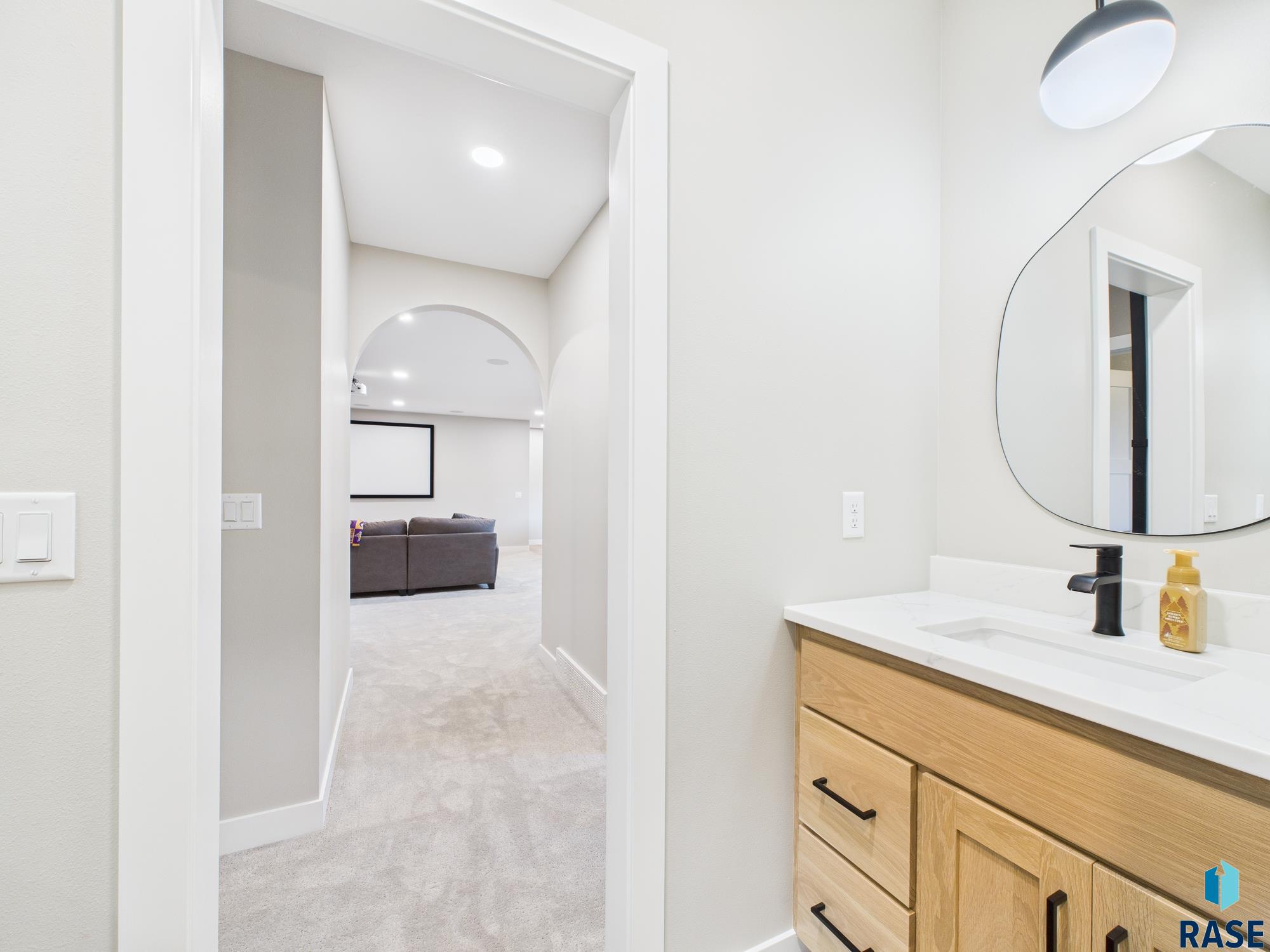 property viewer photo 44