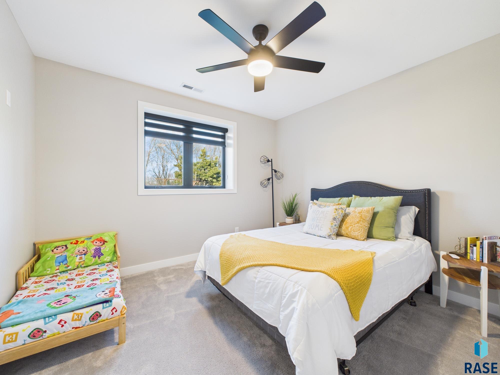 property viewer photo 46