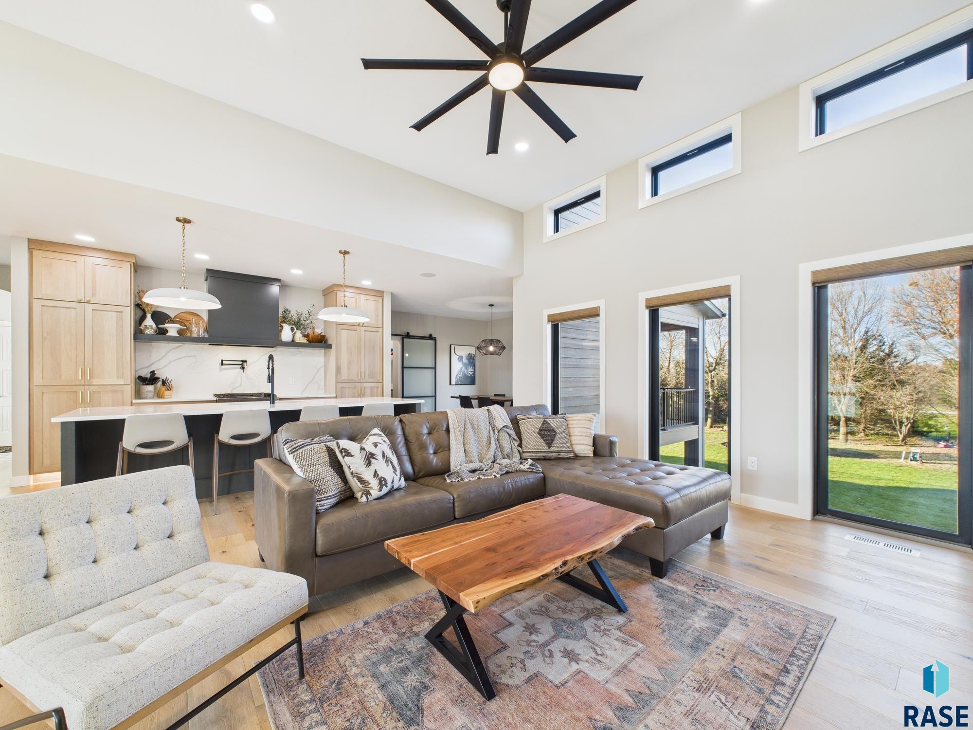 property viewer photo 5