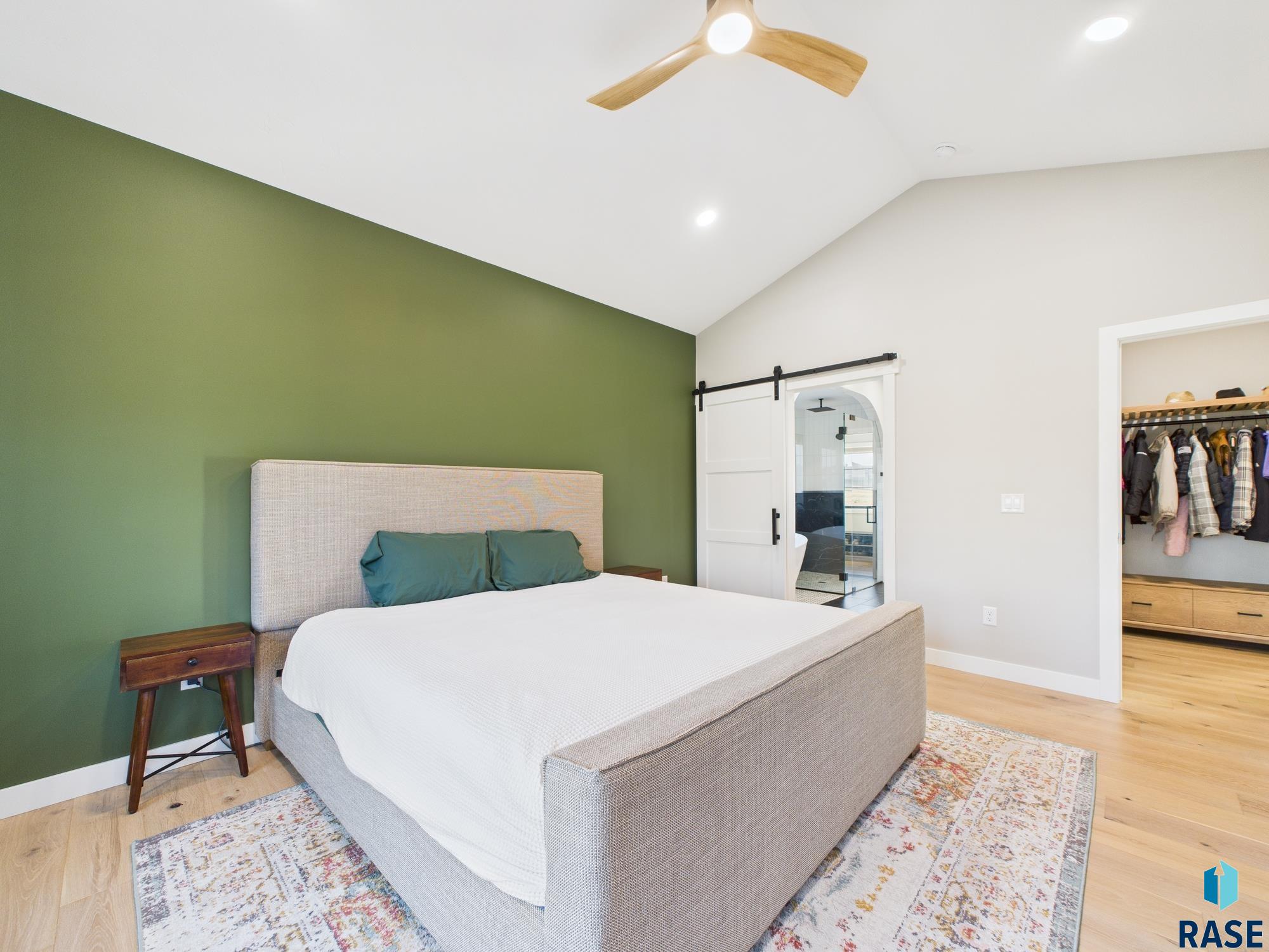 property viewer photo 50