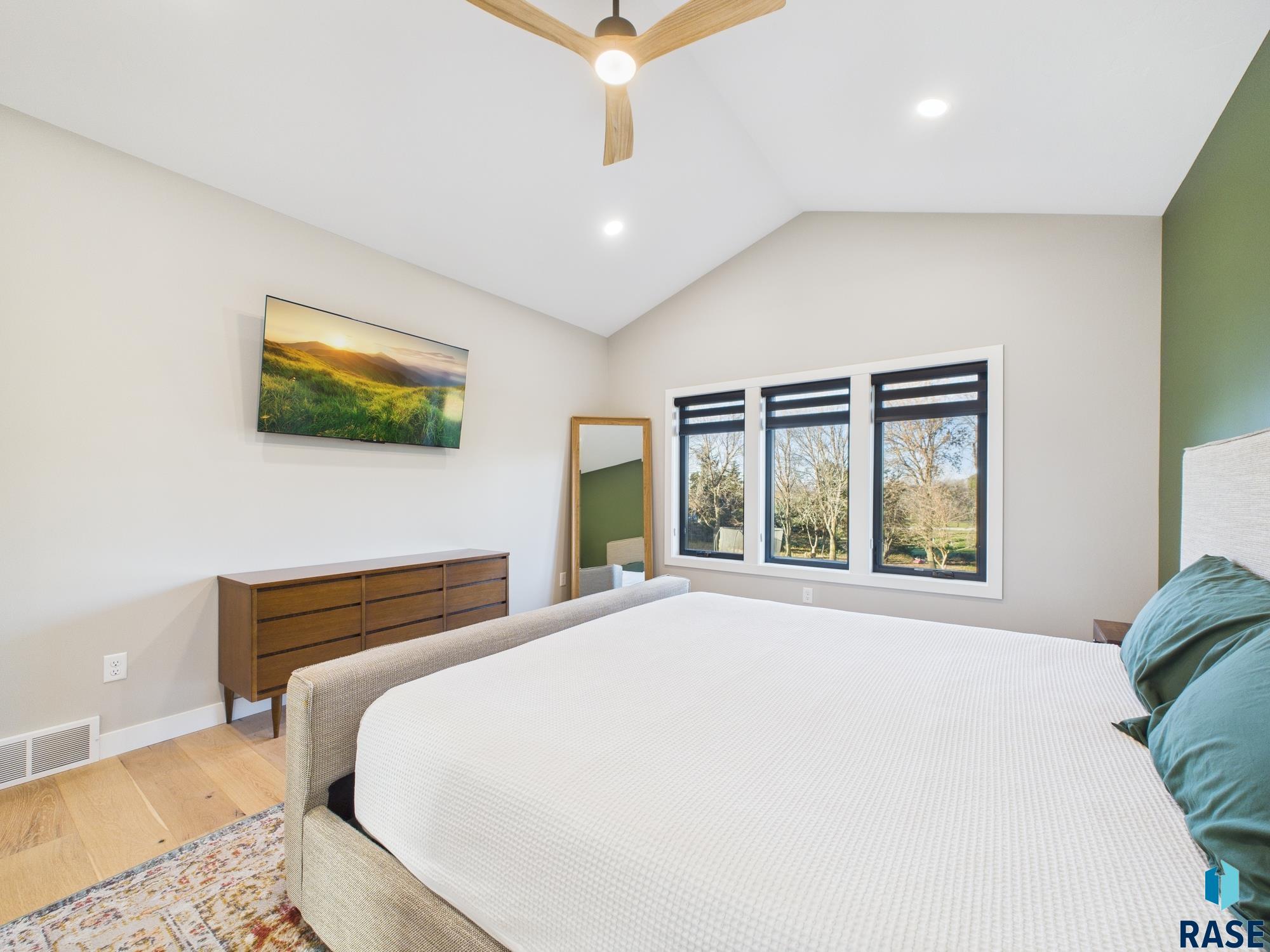 property viewer photo 51