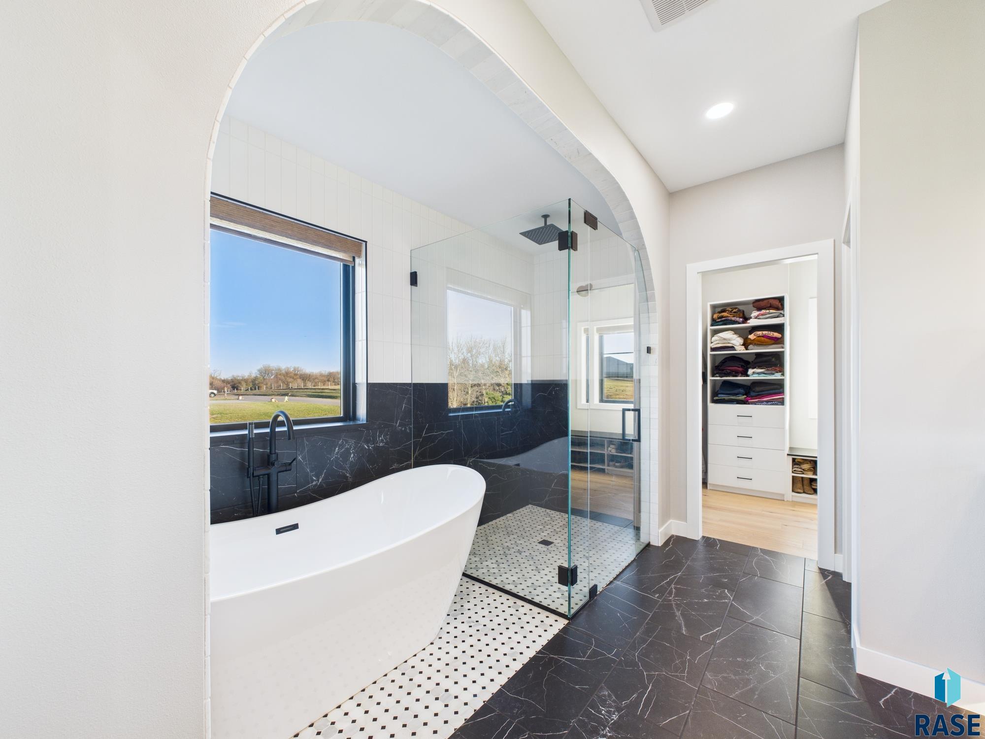 property viewer photo 53