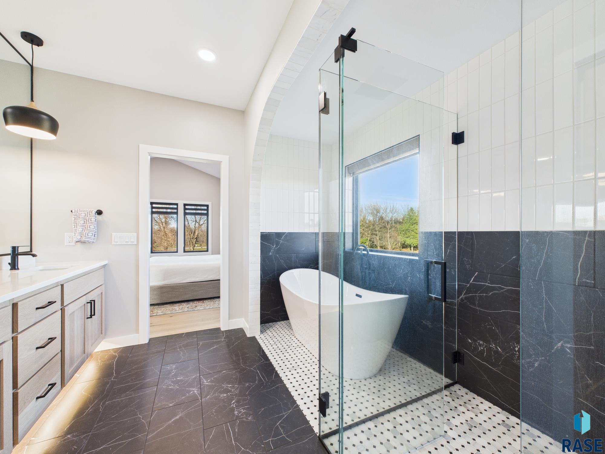 property viewer photo 55