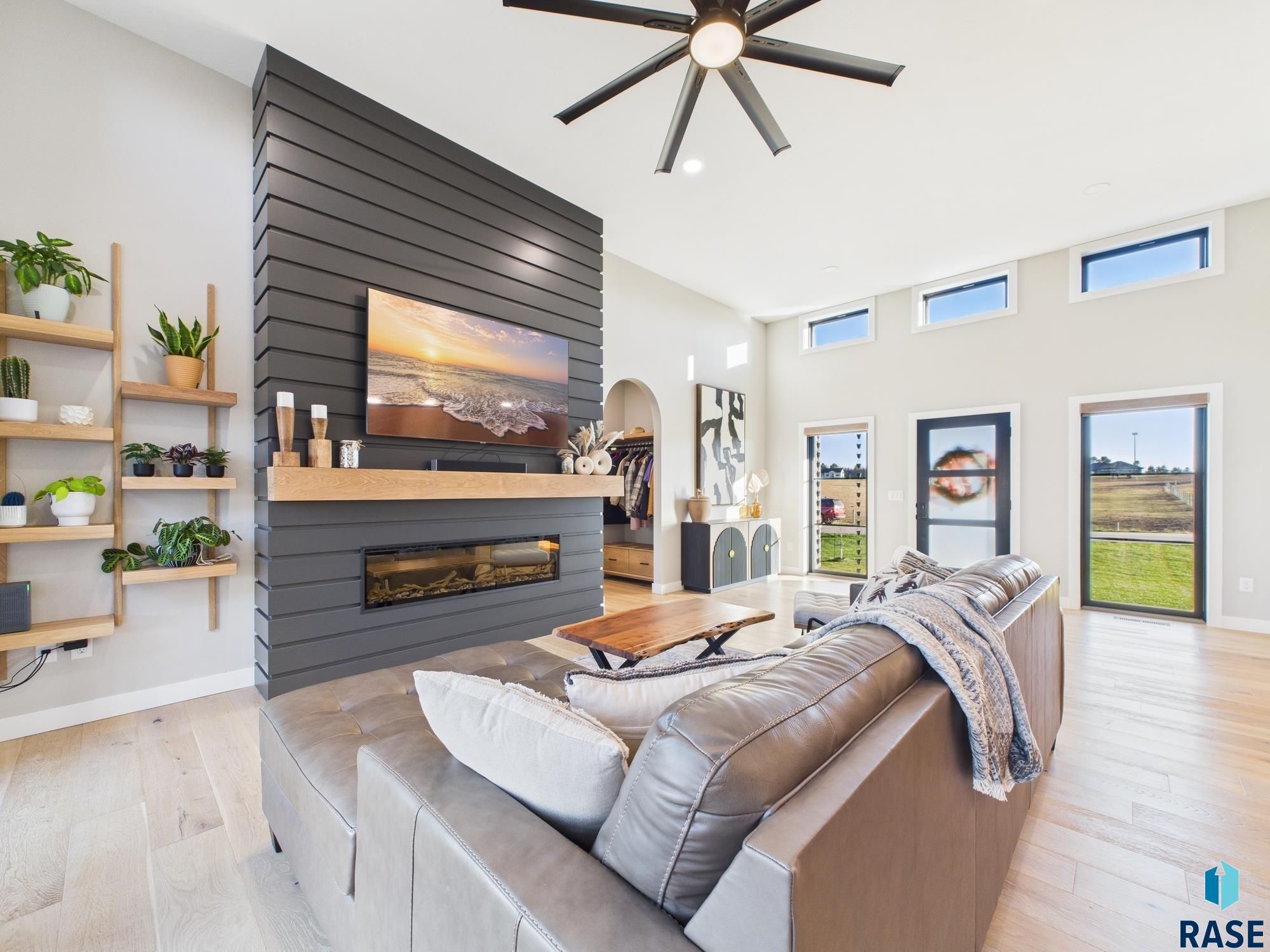property viewer photo 7