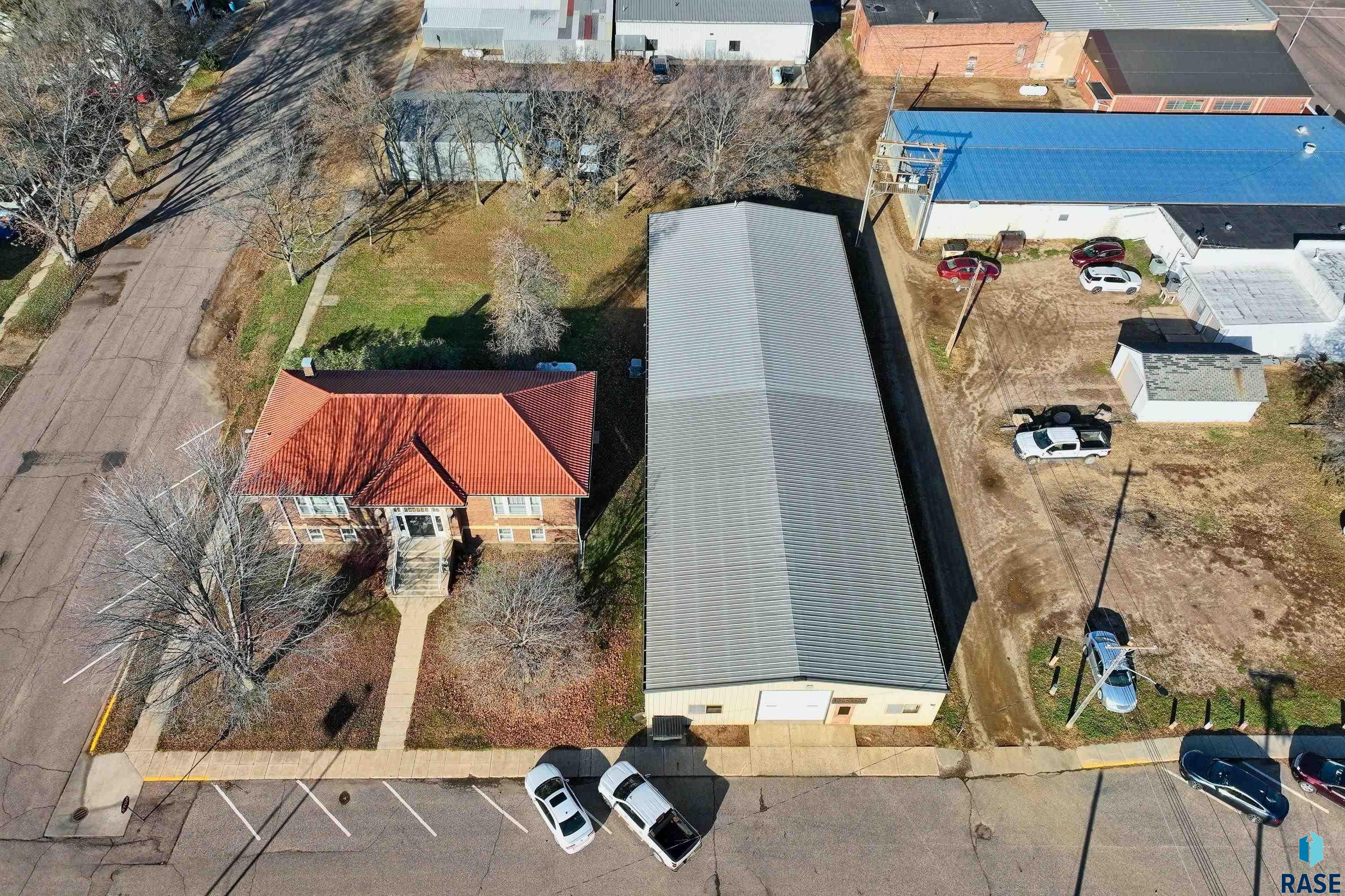 main property photo 16