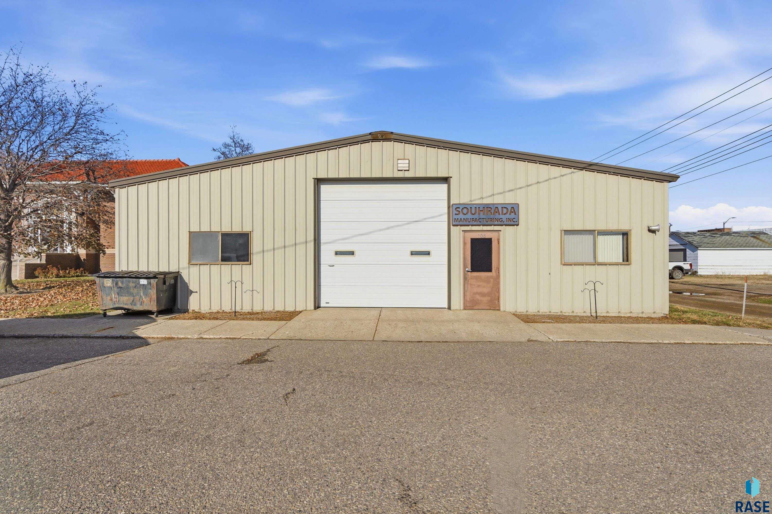 main property photo 17