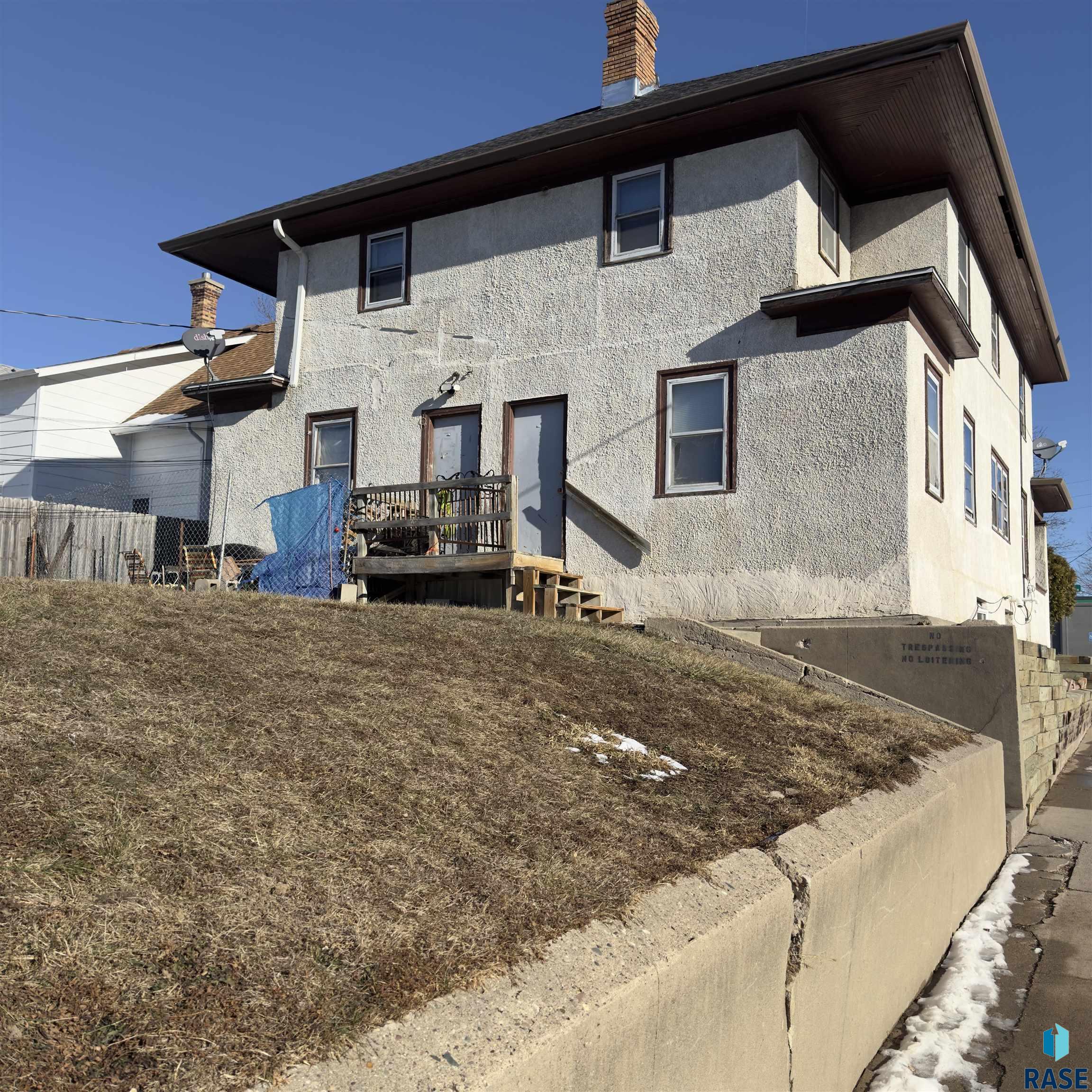 main property photo 3