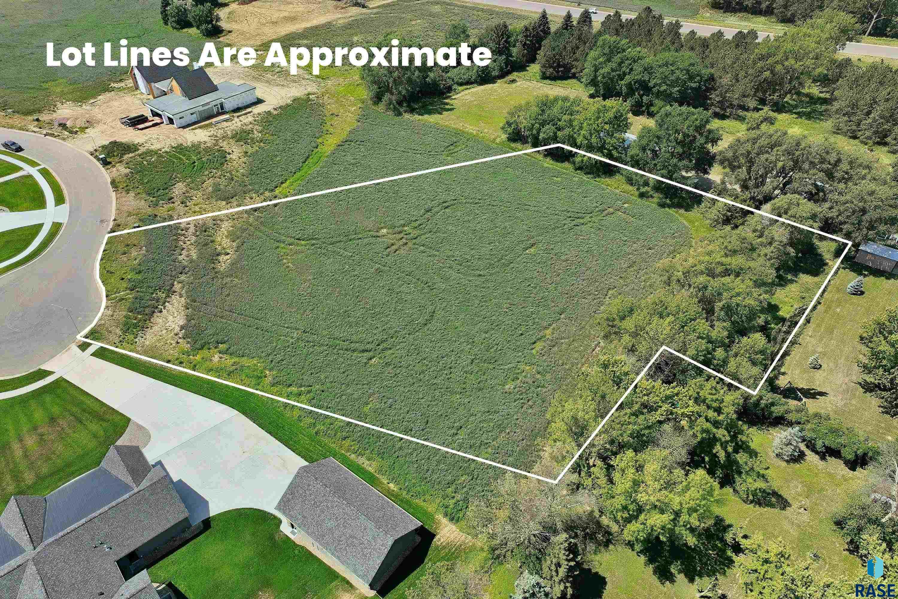 main property photo 13