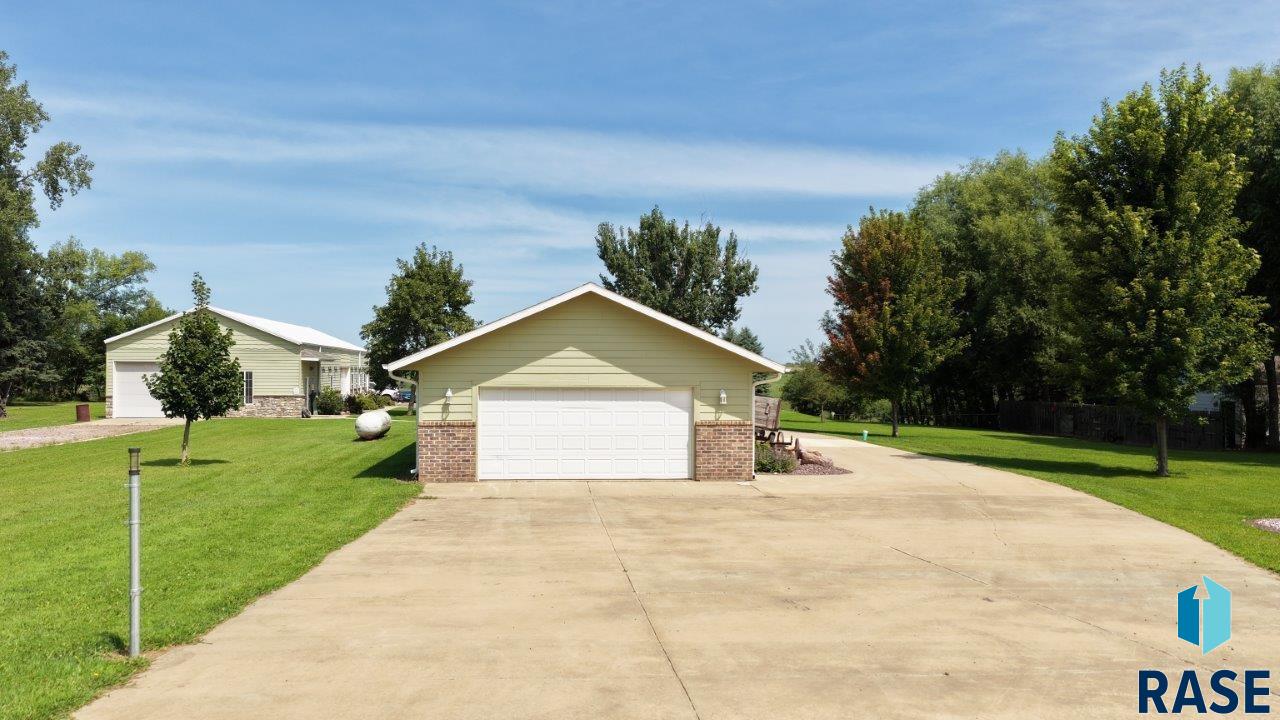 main property photo 74