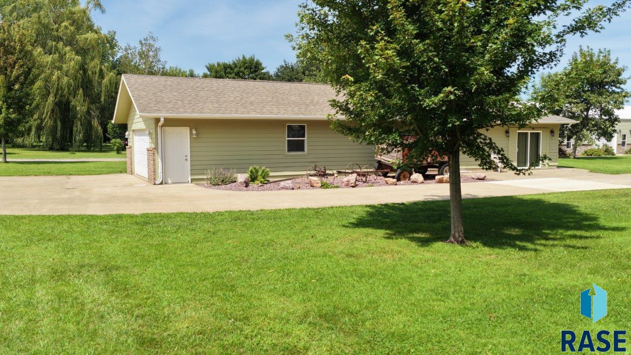 main property photo 76