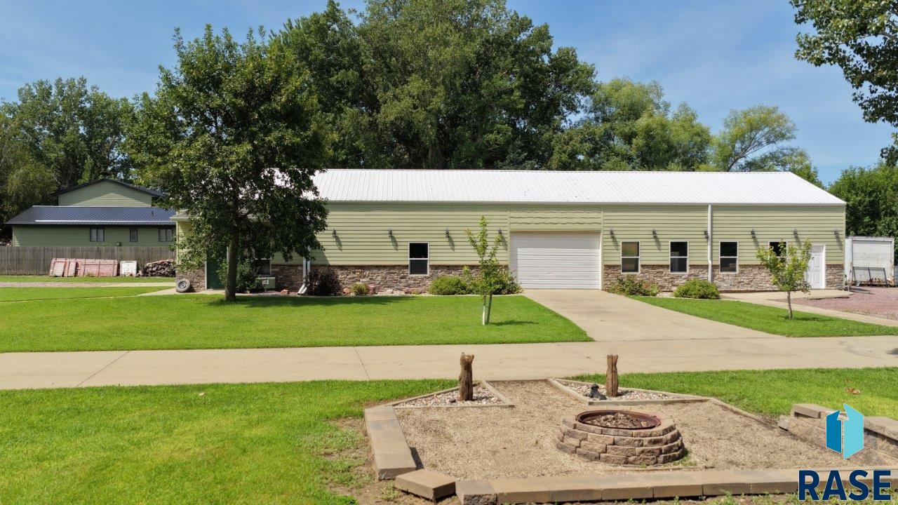 main property photo 78