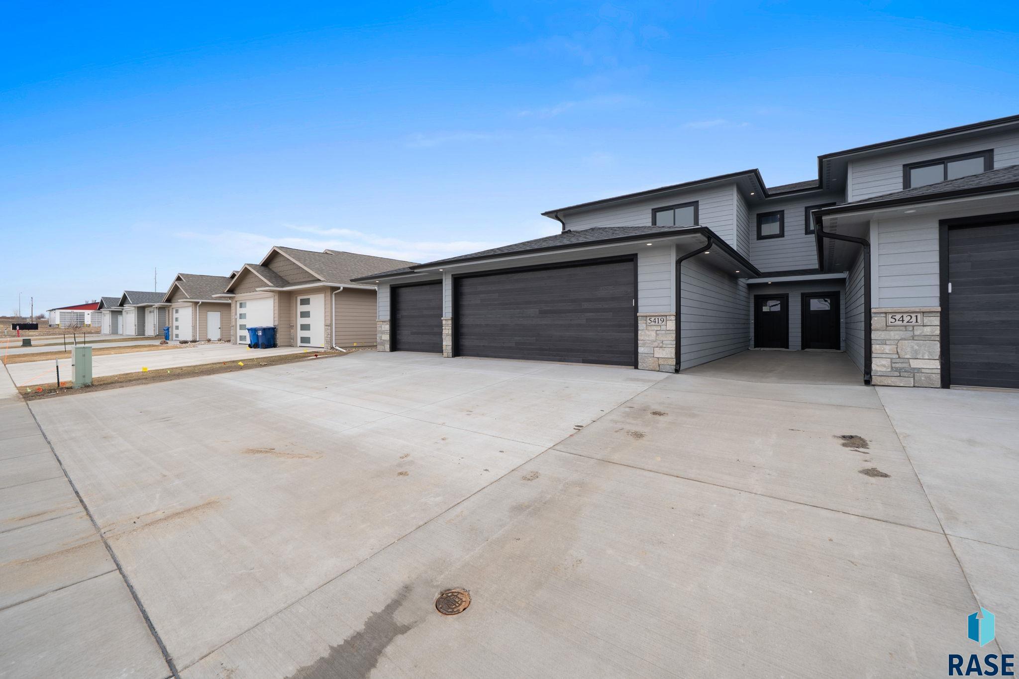 main property photo 67