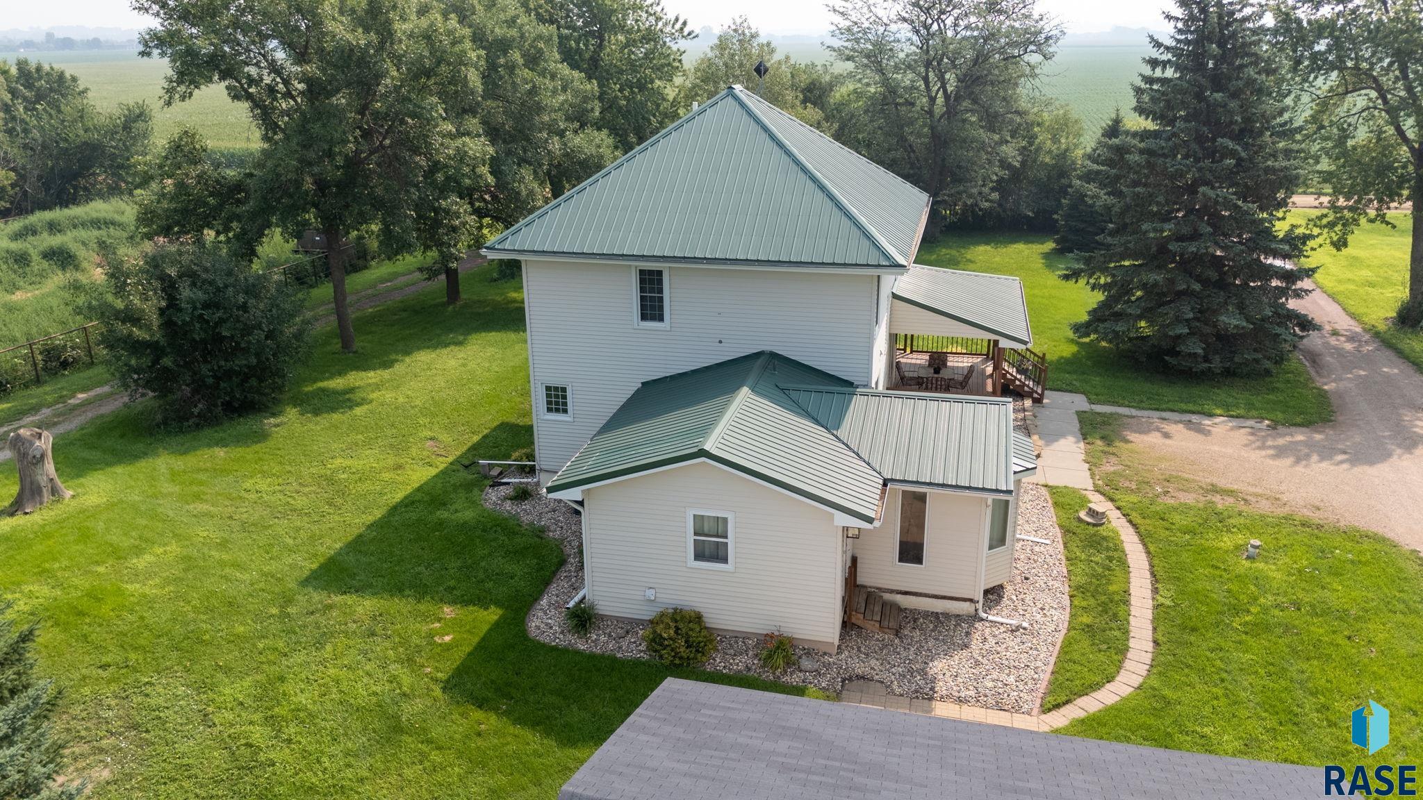 main property photo 74