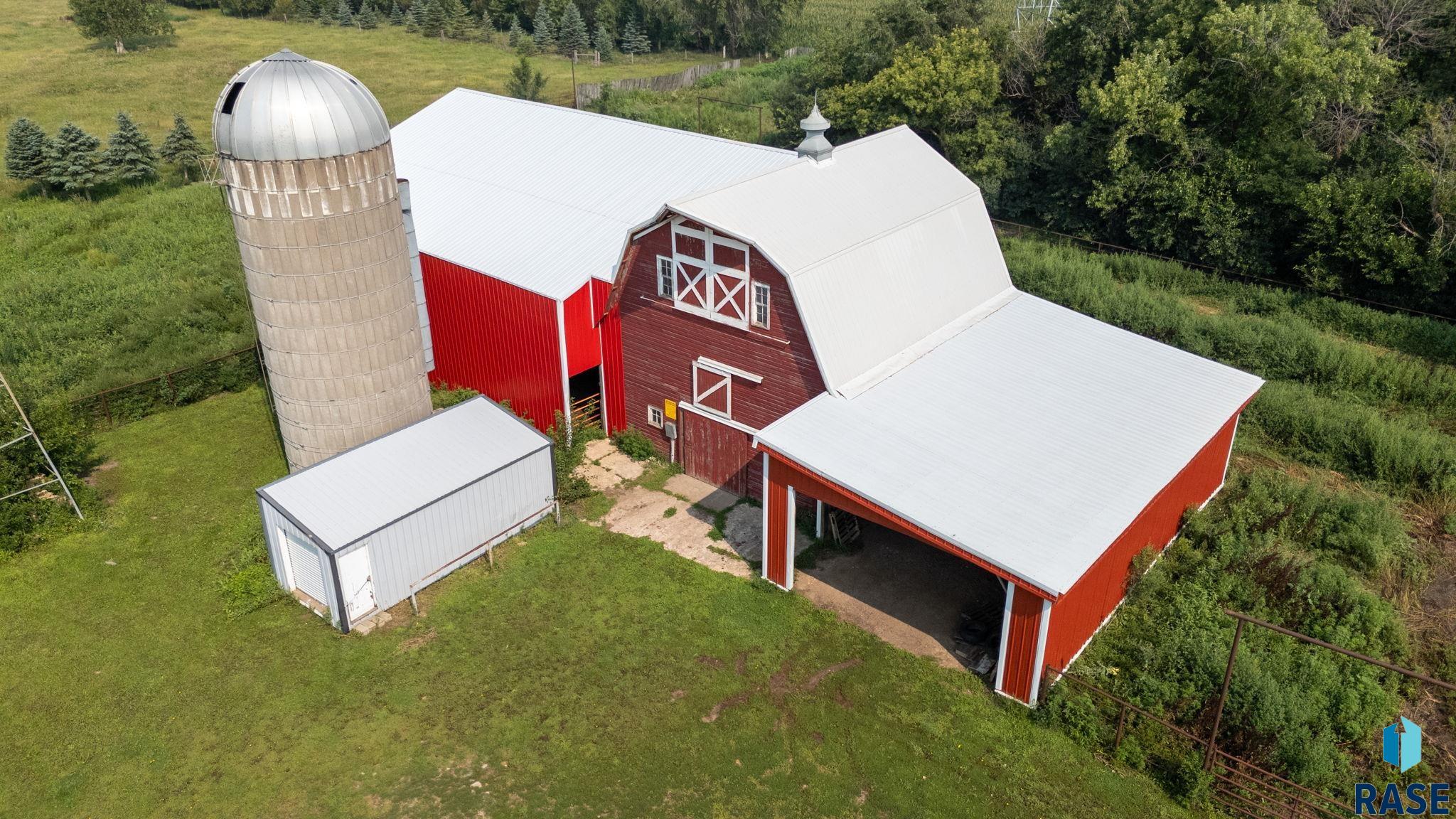 main property photo 76